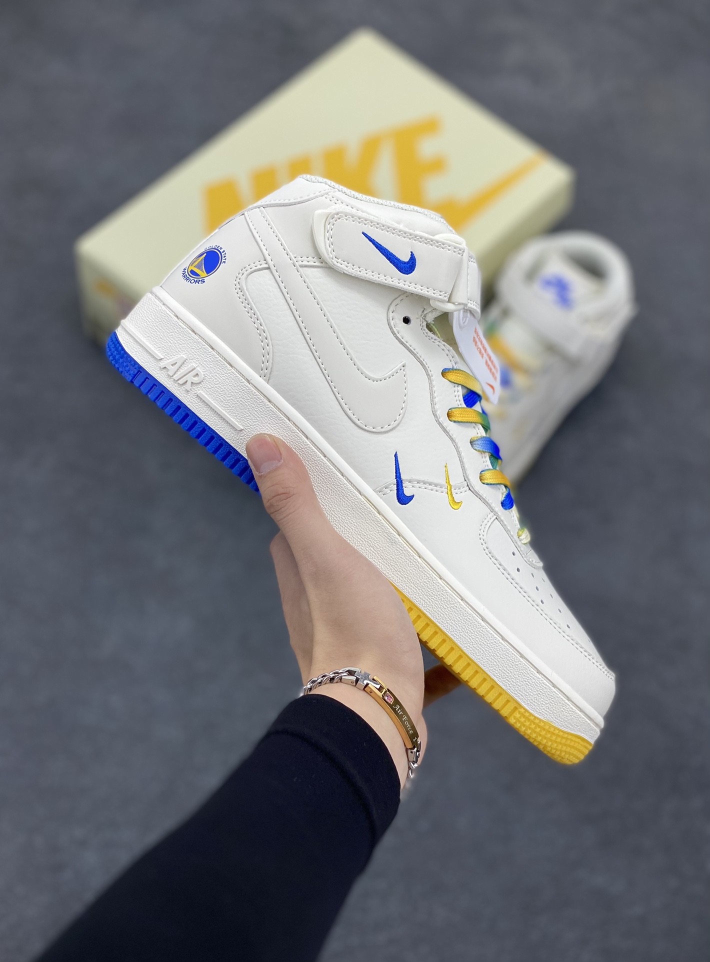 Nike Air Force 1 Mid \’07 “米兰黄”金州勇士城市限定中帮空军一号休闲板鞋 定制头成皮料 3M反光 原楦原纸板 水晶双色大底 纯正版型 内置全掌气垫 货号:GT5663-306 尺码:36 36.5 37.5 38 38.5 39 40 40.5 41 42 42.5 43 44 44.5 45-选品中心