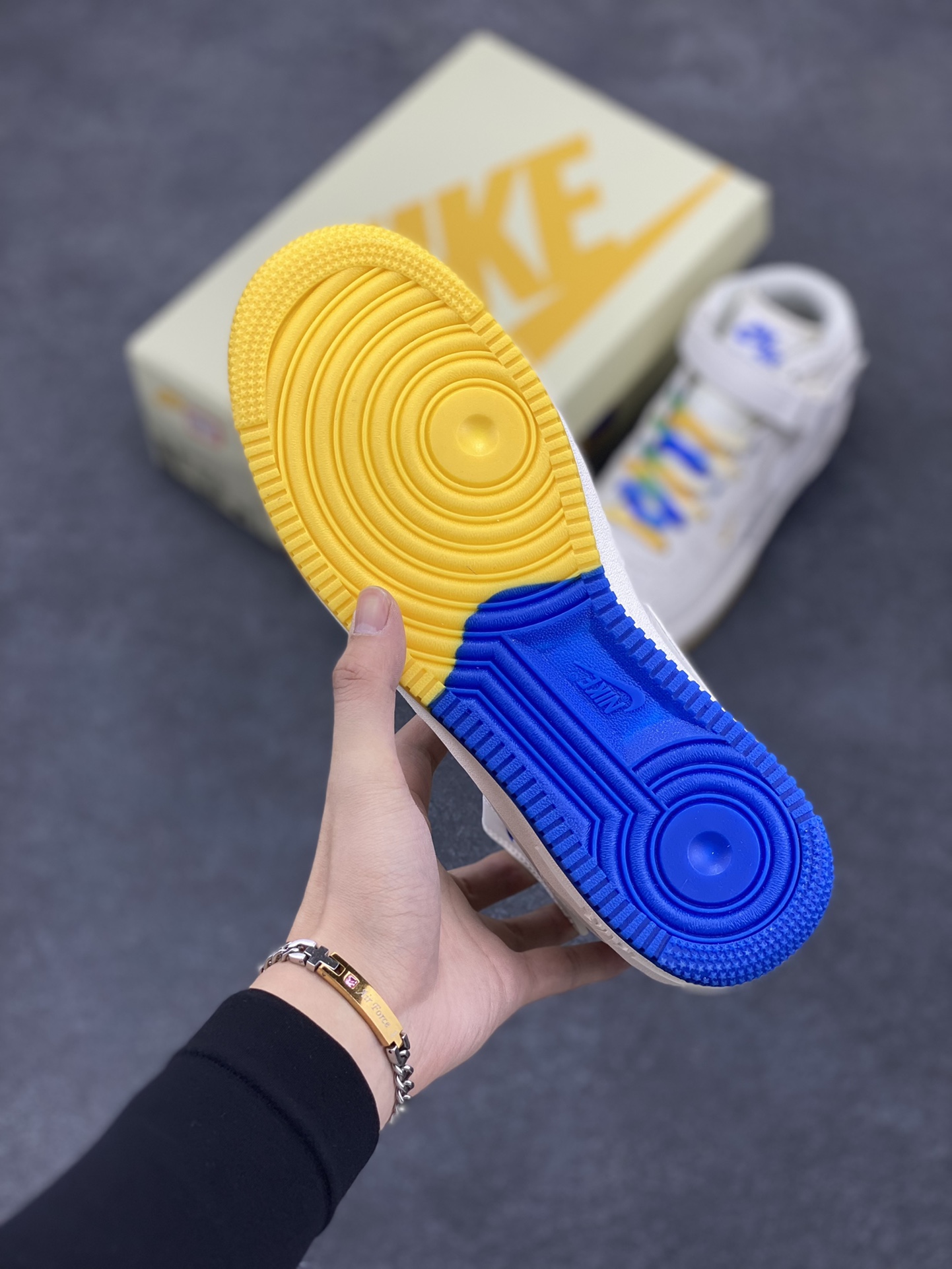 图片[5]-Nike Air Force 1 Mid \’07 “米兰黄”金州勇士城市限定中帮空军一号休闲板鞋 定制头成皮料 3M反光 原楦原纸板 水晶双色大底 纯正版型 内置全掌气垫 货号：GT5663-306 尺码：36 36.5 37.5 38 38.5 39 40 40.5 41 42 42.5 43 44 44.5 45-选品中心