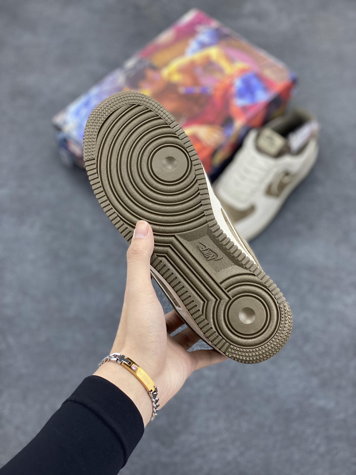 图片[5]-Nike Air Force 1 Low ’07 米棕 全猪巴空军一号低帮休闲板鞋 原厂麂皮 原楦原纸板 纯正版型 正品NFC感应芯片 高清洁度 内置全掌气垫 货号：XT7138-107 尺码：36 36.5 37.5 38 38.5 39 40 40.5 41 42 42.5 43 44 44.5 45-选品中心