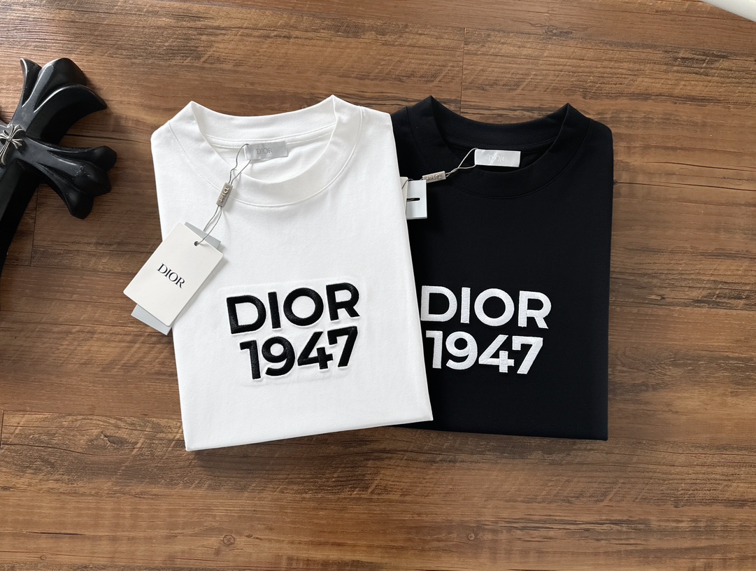  Dio*🆕 2025ss春夏新款棉质圆领短袖T恤 胸前重工刺绣🪡工艺 顶级丝光棉面料定制 标准版型
黑