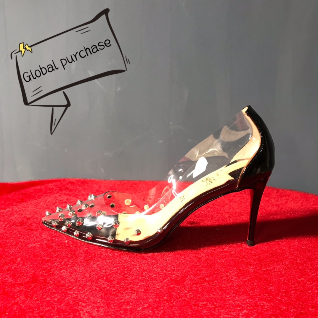 NO:100388,High-end customized rivet classic series!  H8.5Cm, size 34-42.. Customized leather large sole, no return or exchange. 9039-009 Black Seven Leather. Silver Size Rivets Standard European Code No:9039-009 Color:black Material:PVC/Diamond Lining:goat leather Heel height:8.5Cm Sole:leather sole Size:EUR 34-42 (US 4-11):,,christian louboutin,Leather soles19860909高端订制 铆钉精典款系列！ H8.5Cm,尺码34-42码..真皮大底订制款,不退不换.9039-009黑色柒皮.银色大小铆钉 标准欧码 No:9039-009 Color:black Material:PVC/Diamond Lining:goat leather Heel heigh:8.5Cm Sole:leather sole Size:EUR 34－42（US 4一11) :,,christian louboutin,Leather soles,Women's Shoes
