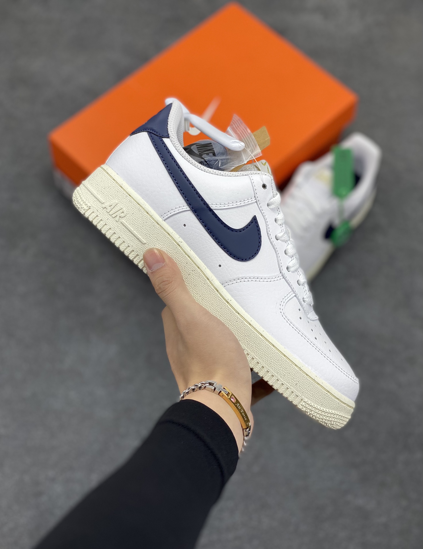 HY版本💯 Air Force 1 \’07 Low 深蓝 原楦头原纸板 打造纯正空军版型 #专注外贸渠道 全掌内置蜂窝气垫 #原盒配件 原厂中底钢印、拉帮完美 货号:FZ6768-100 尺码:36 36.5 37.5 38 38.5 39 40 40.5 41 42 42.5 43 44 44.5 45 46-选品中心