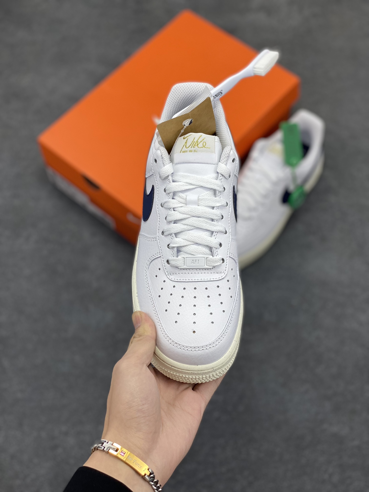 图片[2]-HY版本💯 Air Force 1 \’07 Low 深蓝 原楦头原纸板 打造纯正空军版型 #专注外贸渠道 全掌内置蜂窝气垫 #原盒配件 原厂中底钢印、拉帮完美 货号：FZ6768-100 尺码：36 36.5 37.5 38 38.5 39 40 40.5 41 42 42.5 43 44 44.5 45 46-选品中心