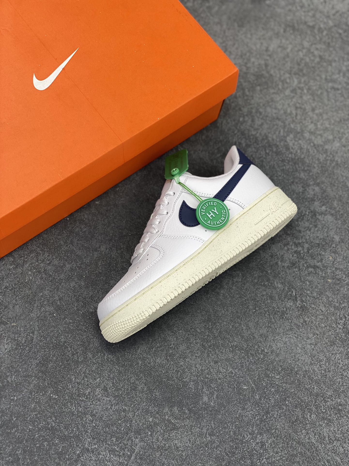 图片[7]-HY版本💯 Air Force 1 \’07 Low 深蓝 原楦头原纸板 打造纯正空军版型 #专注外贸渠道 全掌内置蜂窝气垫 #原盒配件 原厂中底钢印、拉帮完美 货号：FZ6768-100 尺码：36 36.5 37.5 38 38.5 39 40 40.5 41 42 42.5 43 44 44.5 45 46-选品中心