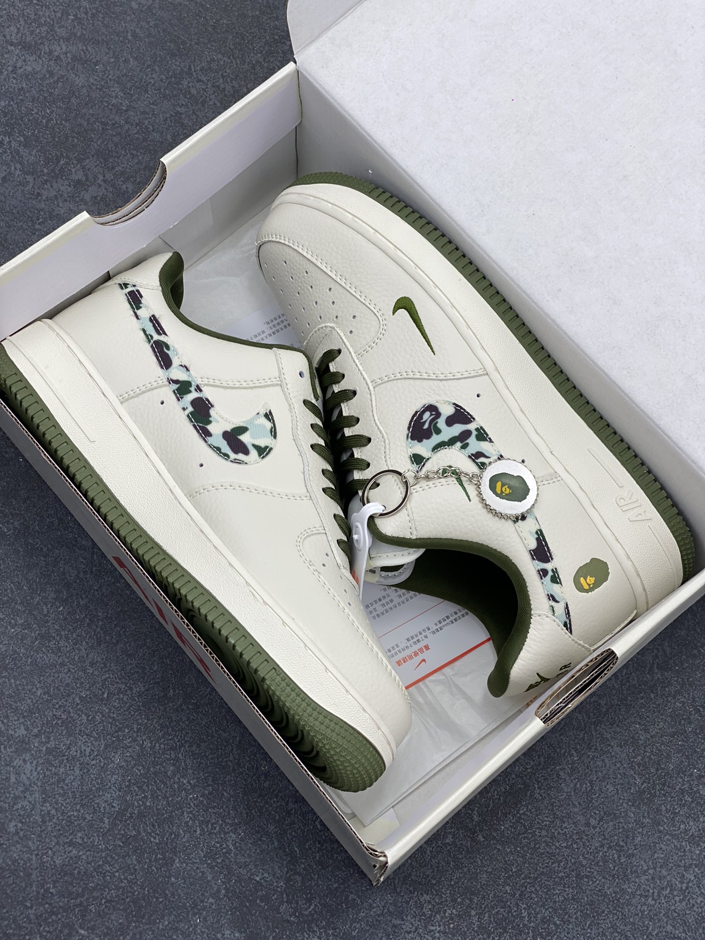 图片[9]-NIke Air Force 1 \’07 Low “Bape联名–米白迷彩勾”空军一号 低帮 运动鞋 休闲鞋 折边针车 工艺难度大 原楦头原纸板 原装鞋盒 定制五金配件 内置全掌气垫 原厂鞋底 货号：DF0188-012 尺码：36 36.5 37.5 38 38.5 39 40 40.5 41 42 42.5 43 44 44.5 45-选品中心