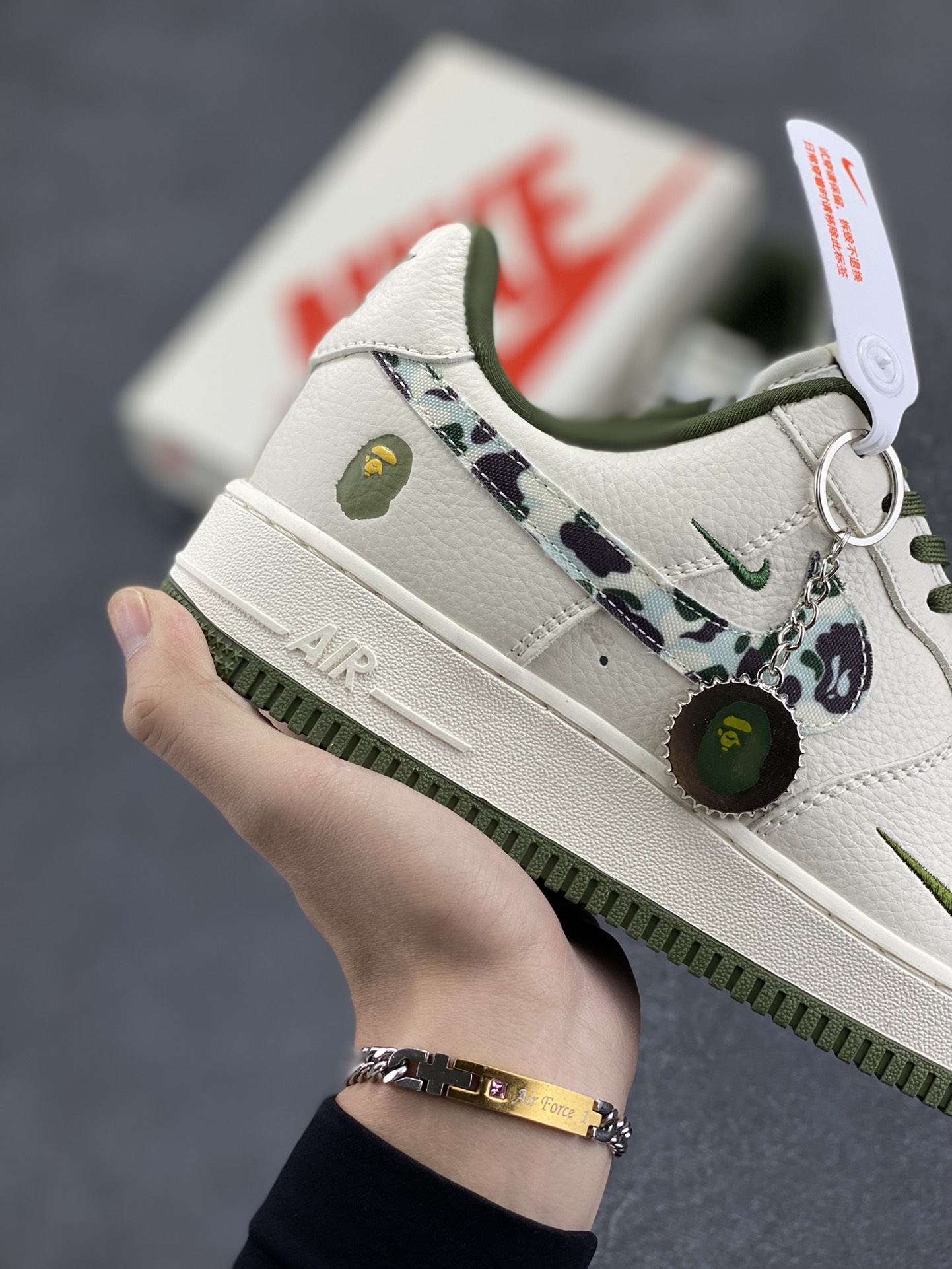 图片[6]-NIke Air Force 1 \’07 Low “Bape联名–米白迷彩勾”空军一号 低帮 运动鞋 休闲鞋 折边针车 工艺难度大 原楦头原纸板 原装鞋盒 定制五金配件 内置全掌气垫 原厂鞋底 货号：DF0188-012 尺码：36 36.5 37.5 38 38.5 39 40 40.5 41 42 42.5 43 44 44.5 45-选品中心