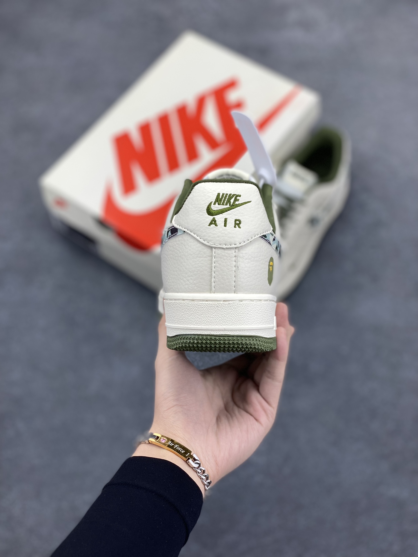 图片[4]-NIke Air Force 1 \’07 Low “Bape联名–米白迷彩勾”空军一号 低帮 运动鞋 休闲鞋 折边针车 工艺难度大 原楦头原纸板 原装鞋盒 定制五金配件 内置全掌气垫 原厂鞋底 货号：DF0188-012 尺码：36 36.5 37.5 38 38.5 39 40 40.5 41 42 42.5 43 44 44.5 45-选品中心