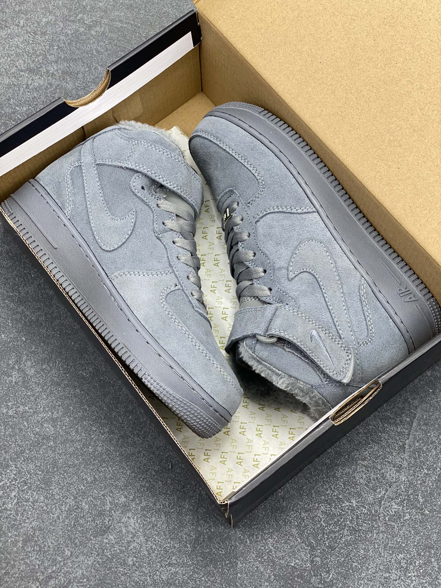 图片[9]-Nike Air Force 1 ’07 Low 空军一号低帮百搭休闲运动板鞋。柔软、弹性十足的缓震性能和出色的中底设计，横跨复古与现代的外型结合，造就出风靡全球三十多年的Force 1，直到今天还深受青睐 货号：CJ9979-001 尺码：36 36.5 37.5 38 38.5 39 40 40.5 41 42 42.5 43 44 44.5 45-选品中心