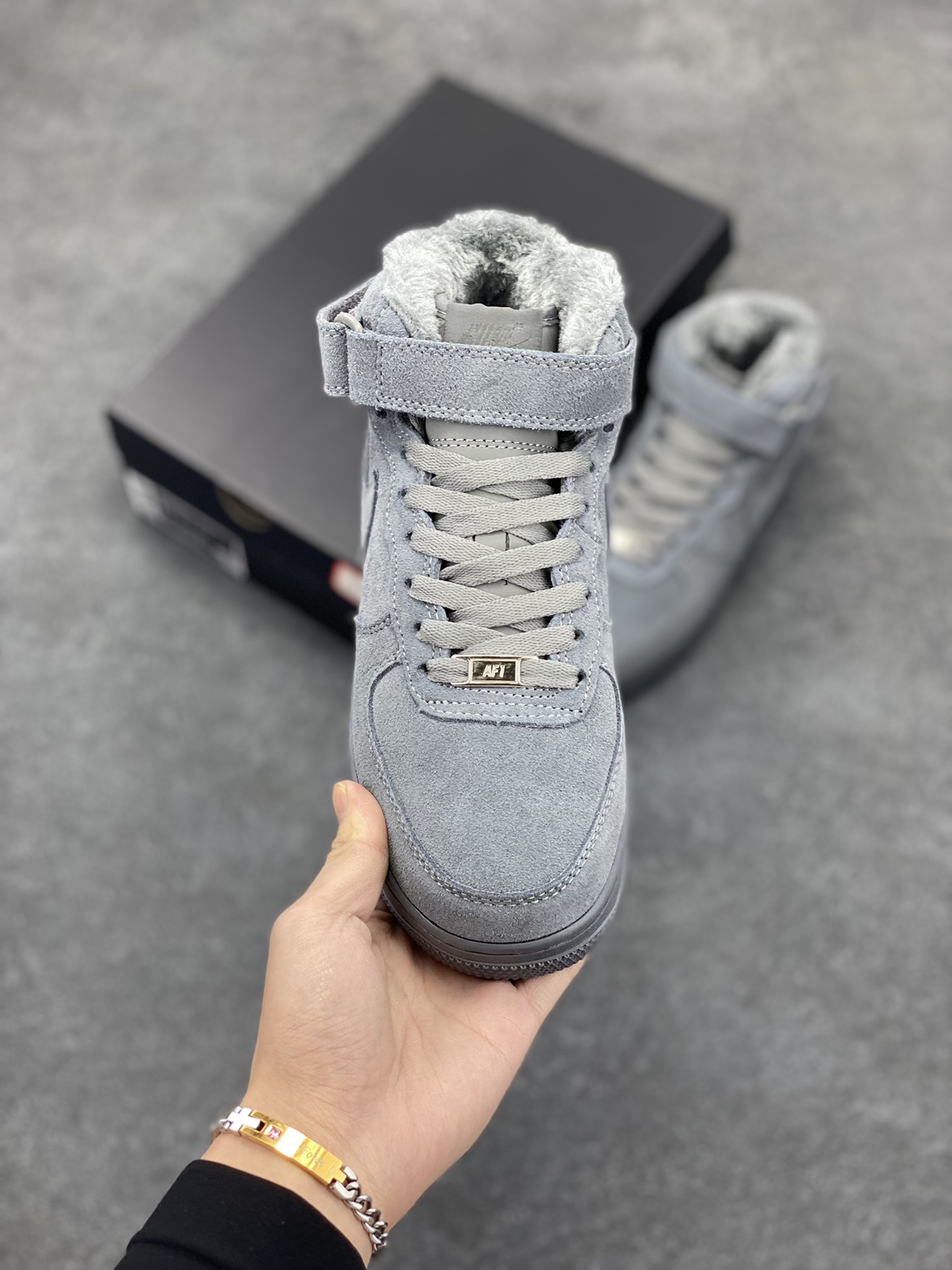 图片[2]-Nike Air Force 1 ’07 Low 空军一号低帮百搭休闲运动板鞋。柔软、弹性十足的缓震性能和出色的中底设计，横跨复古与现代的外型结合，造就出风靡全球三十多年的Force 1，直到今天还深受青睐 货号：CJ9979-001 尺码：36 36.5 37.5 38 38.5 39 40 40.5 41 42 42.5 43 44 44.5 45-选品中心