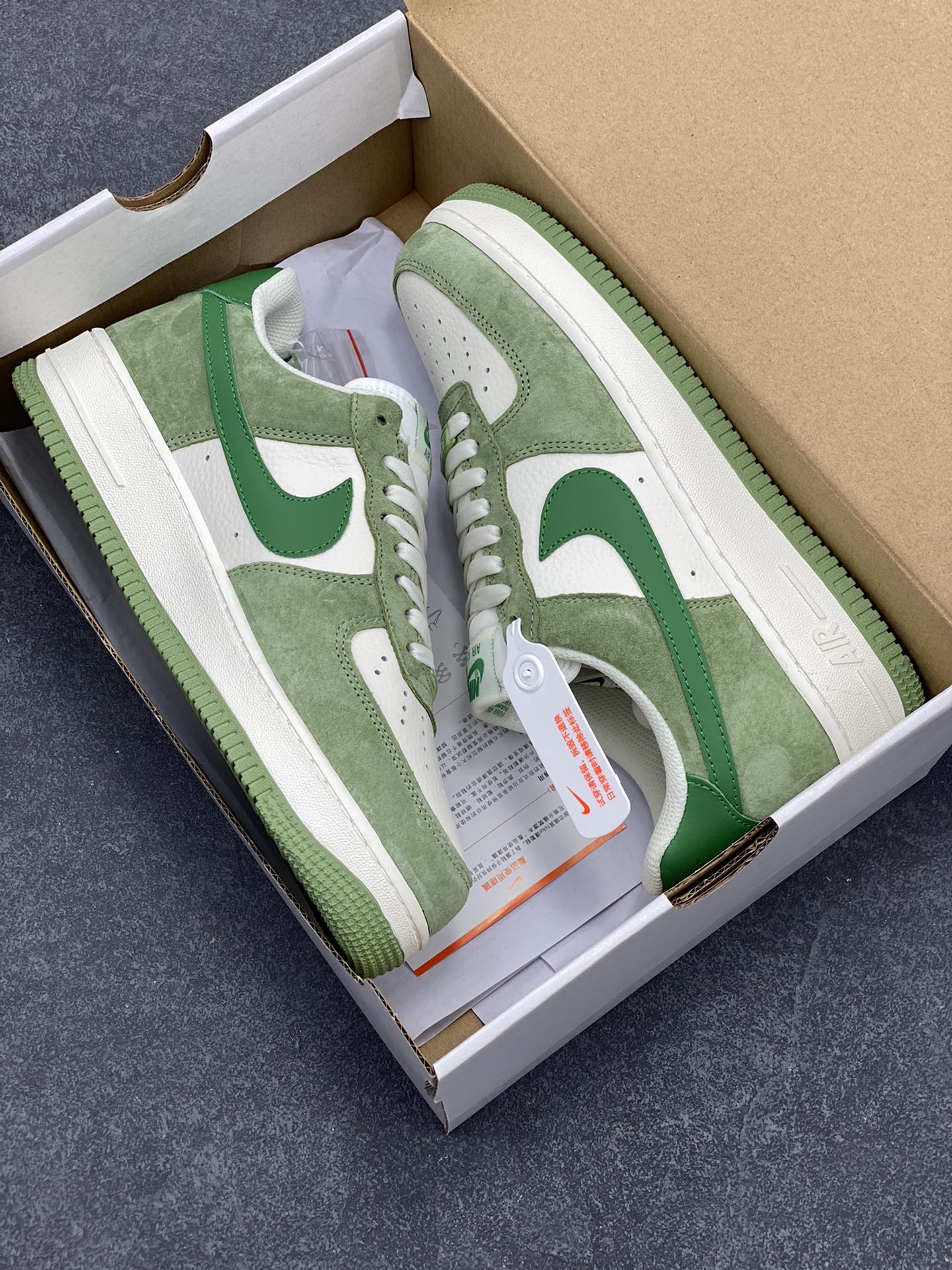 图片[9]-Nike Air Force 1 Low ’07 米白军绿配色 空军一号低帮休闲板鞋 原厂麂皮 原楦原纸板 纯正版型 正品NFC感应芯片 高清洁度 内置全掌气垫 货号：FF7795-111 尺码：36 36.5 37.5 38 38.5 39 40 40.5 41 42 42.5 43 44 44.5 45-选品中心