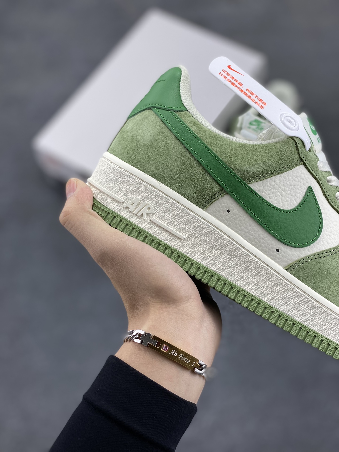 图片[6]-Nike Air Force 1 Low ’07 米白军绿配色 空军一号低帮休闲板鞋 原厂麂皮 原楦原纸板 纯正版型 正品NFC感应芯片 高清洁度 内置全掌气垫 货号：FF7795-111 尺码：36 36.5 37.5 38 38.5 39 40 40.5 41 42 42.5 43 44 44.5 45-选品中心