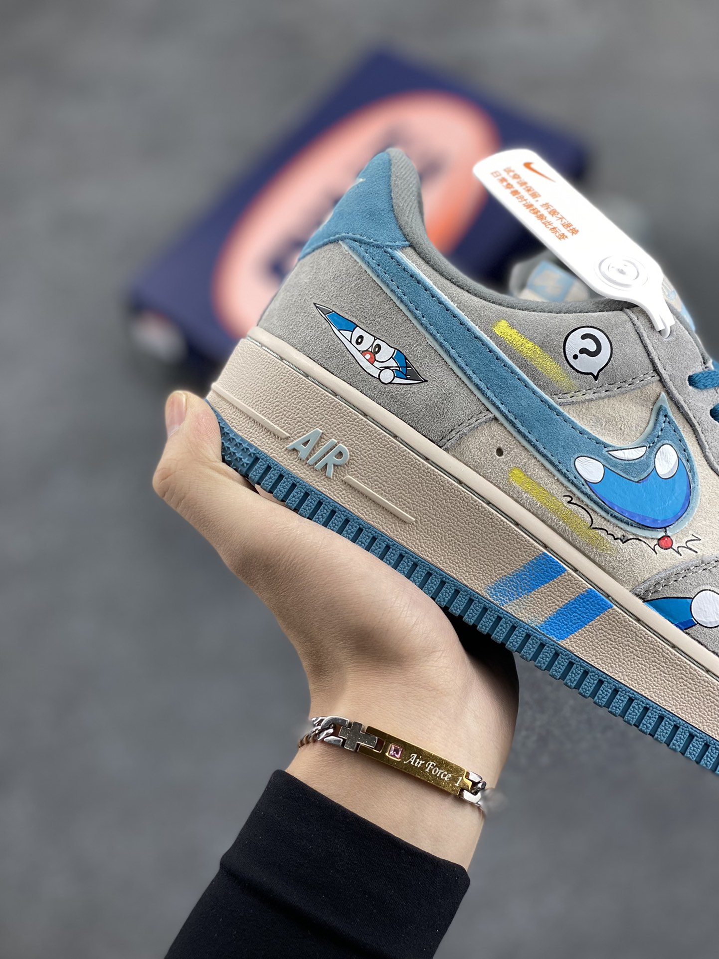 图片[6]-Nk Air Force 1‘07 Low ”Time Machine“ 时光机 空军一号低帮休闲运动板鞋 #在哆啦 A 梦那神奇的四次元口袋里，时光机无疑是最令人心驰神往的宝物之一。它静静地停放在那里，蓝白相间的机身散发着神秘的气息，仿佛在诉说着无数关于过去、现在与未来的故事 货号：ZB2112-666 尺码：36 36.5 37.5 38 38.5 39 40 40.5 41 42 42.5 43 44 44.5 45-选品中心