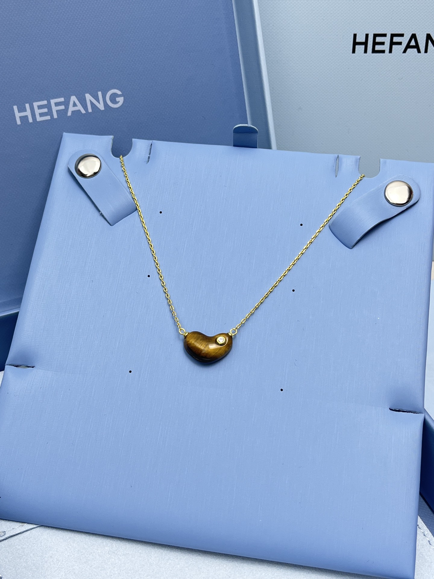 ❤️90包邮/原单代购级别
HEFANG何方珠宝可可棕甜心豆项链。