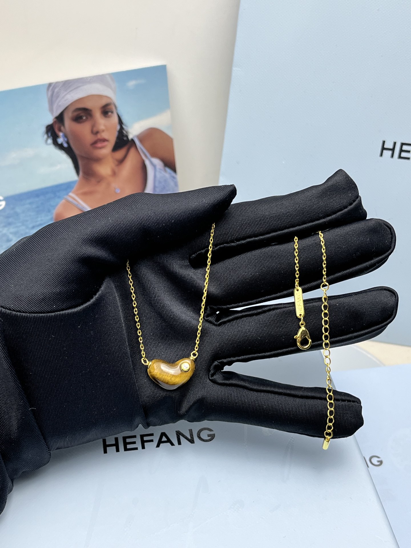 ❤️90包邮/原单代购级别
HEFANG何方珠宝可可棕甜心豆项链。