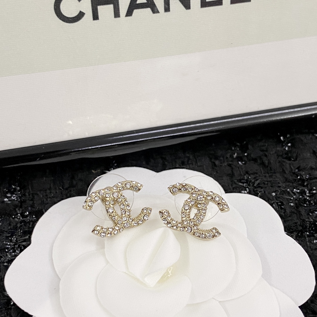 编码E232 0847840 🛍Pendientes de Chanel en tendencia, ¡nuevo lanzamiento!❣ 🛍Disponible en tienda‼Calidad exclusiva de al…