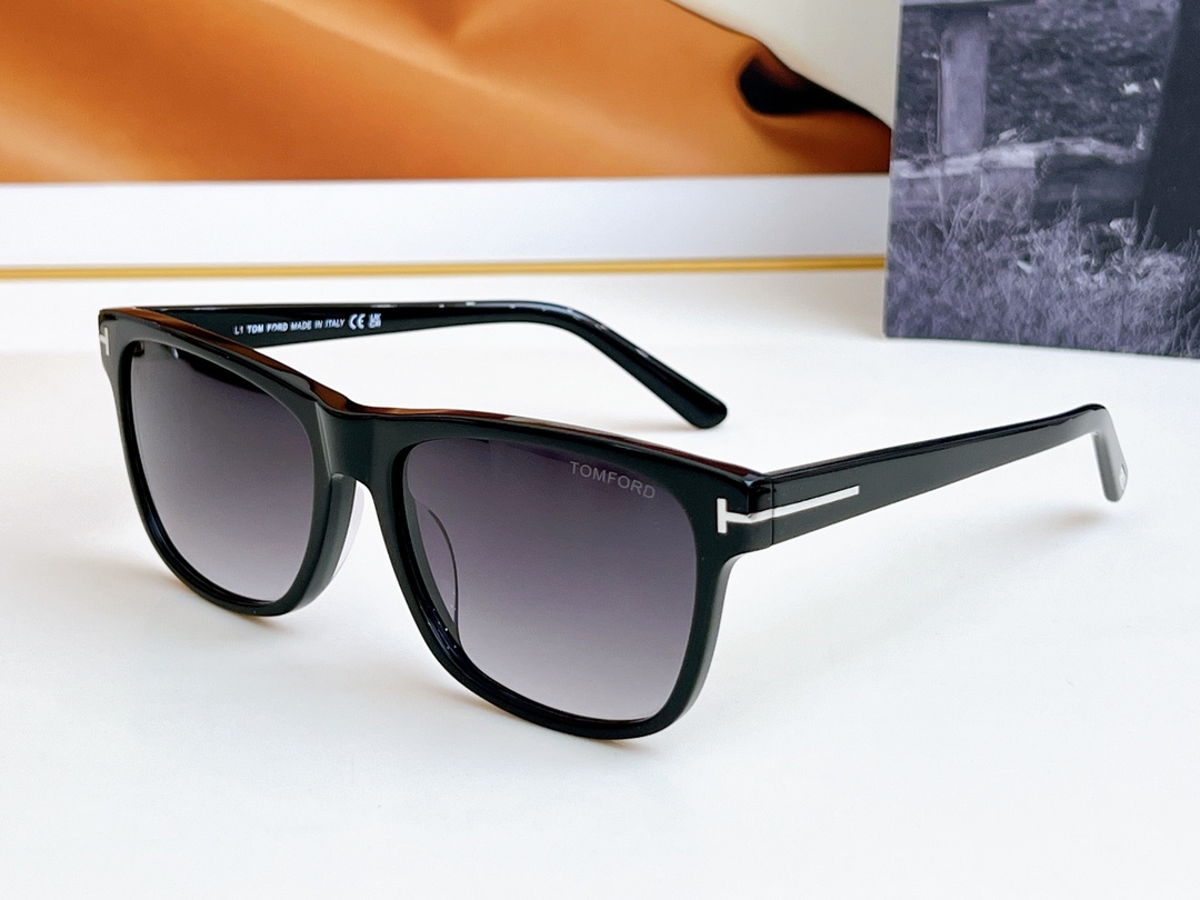 TOMFORDModel:FT0698Size:57口18-145