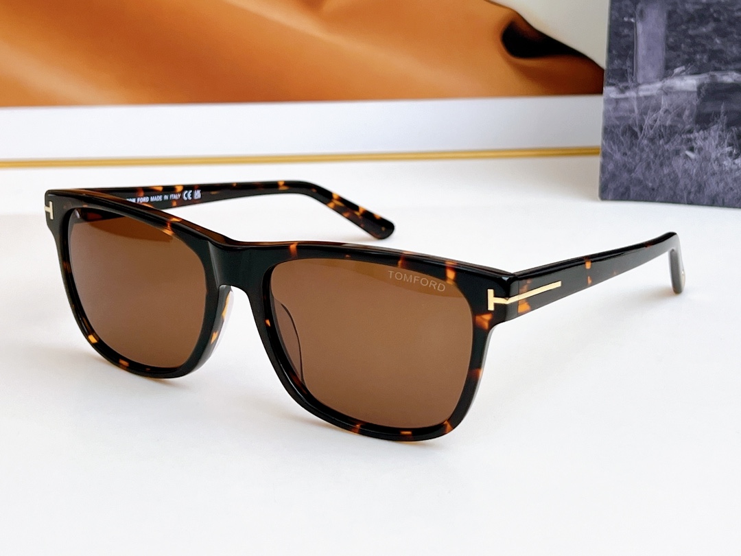 TOMFORDModel:FT0698Size:57口18-145