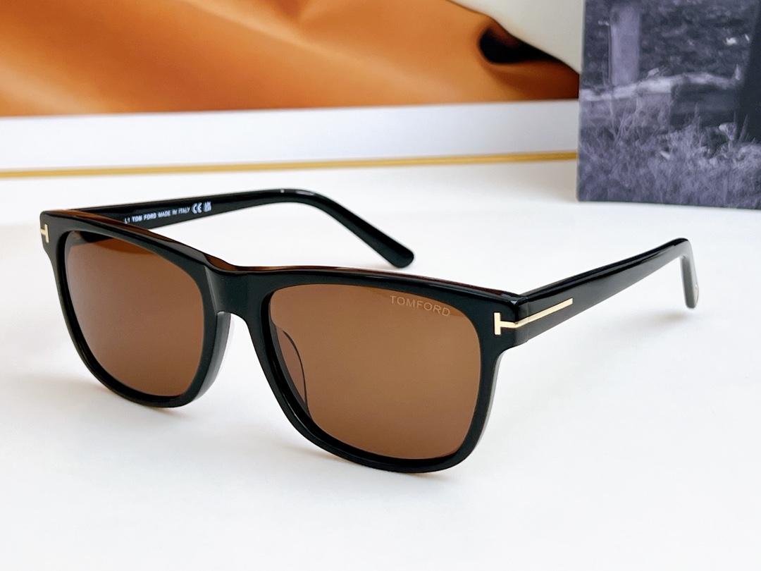 TOMFORDModel:FT0698Size:57口18-145