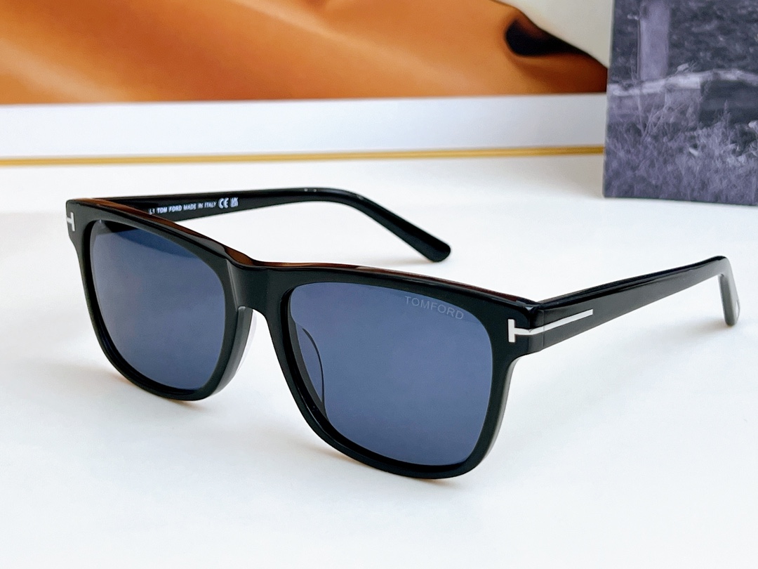 TOMFORDModel:FT0698Size:57口18-145