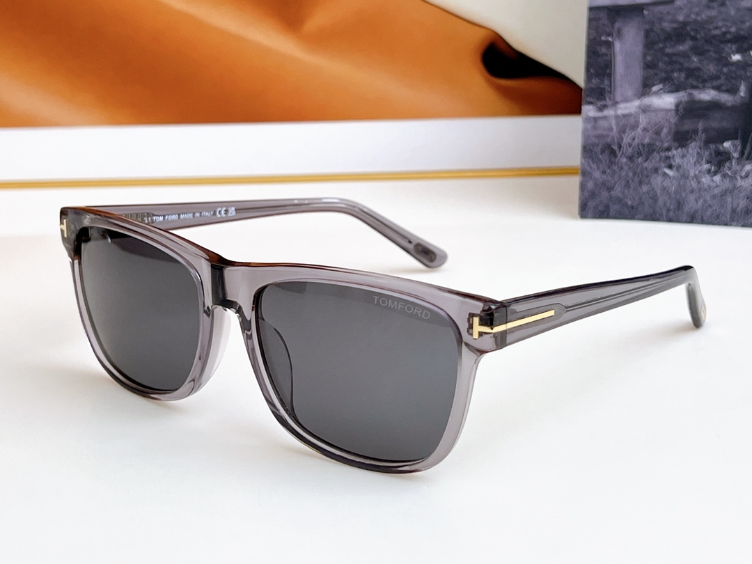TOMFORDModel:FT0698Size:57口18-145