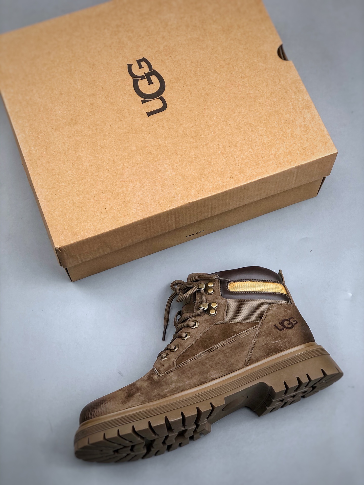 320 UGG Tasman Weather Hybrid 塔斯曼混合系列中帮轻量休闲马丁靴