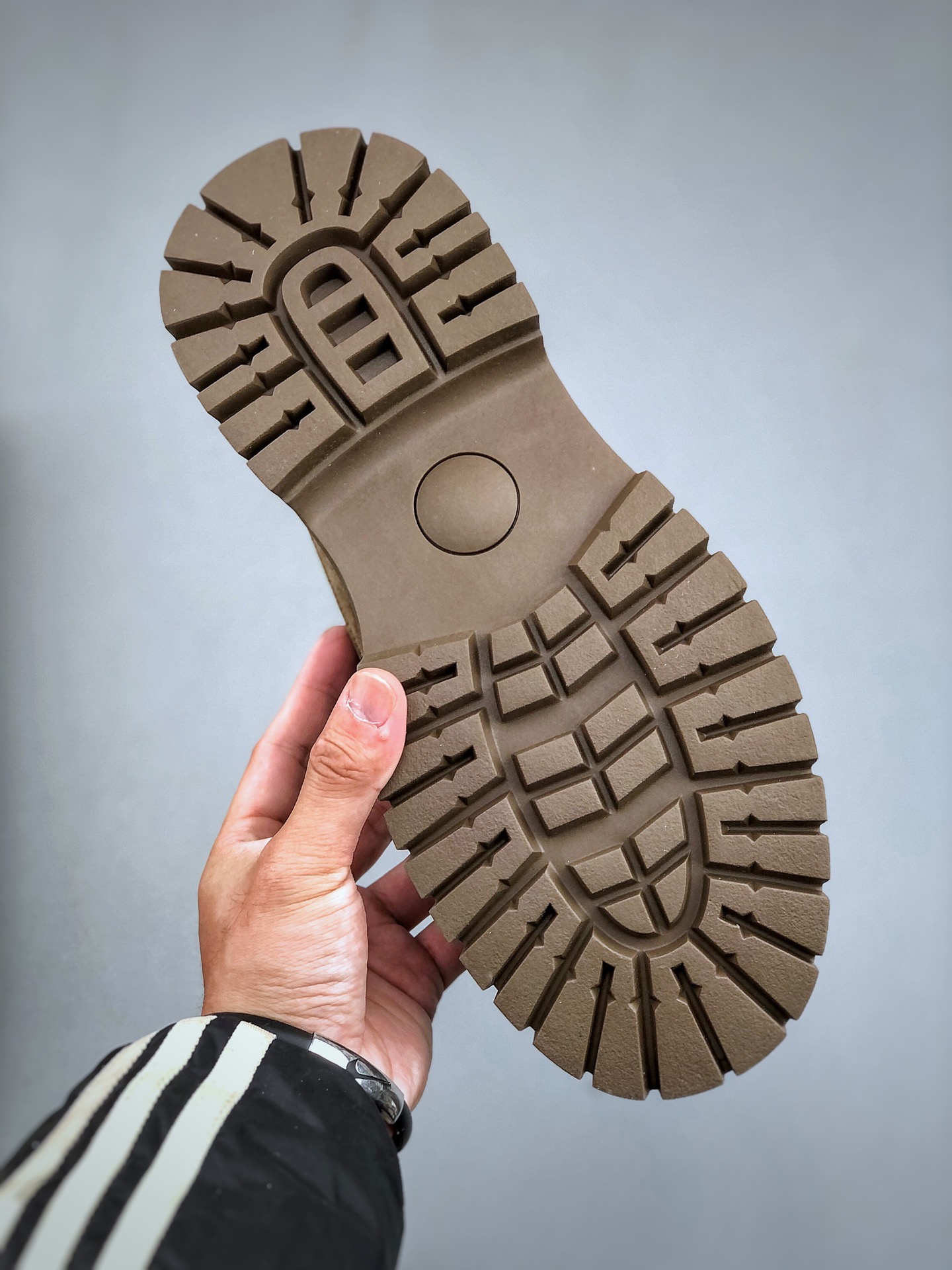 320 UGG Tasman Weather Hybrid 塔斯曼混合系列中帮轻量休闲马丁靴