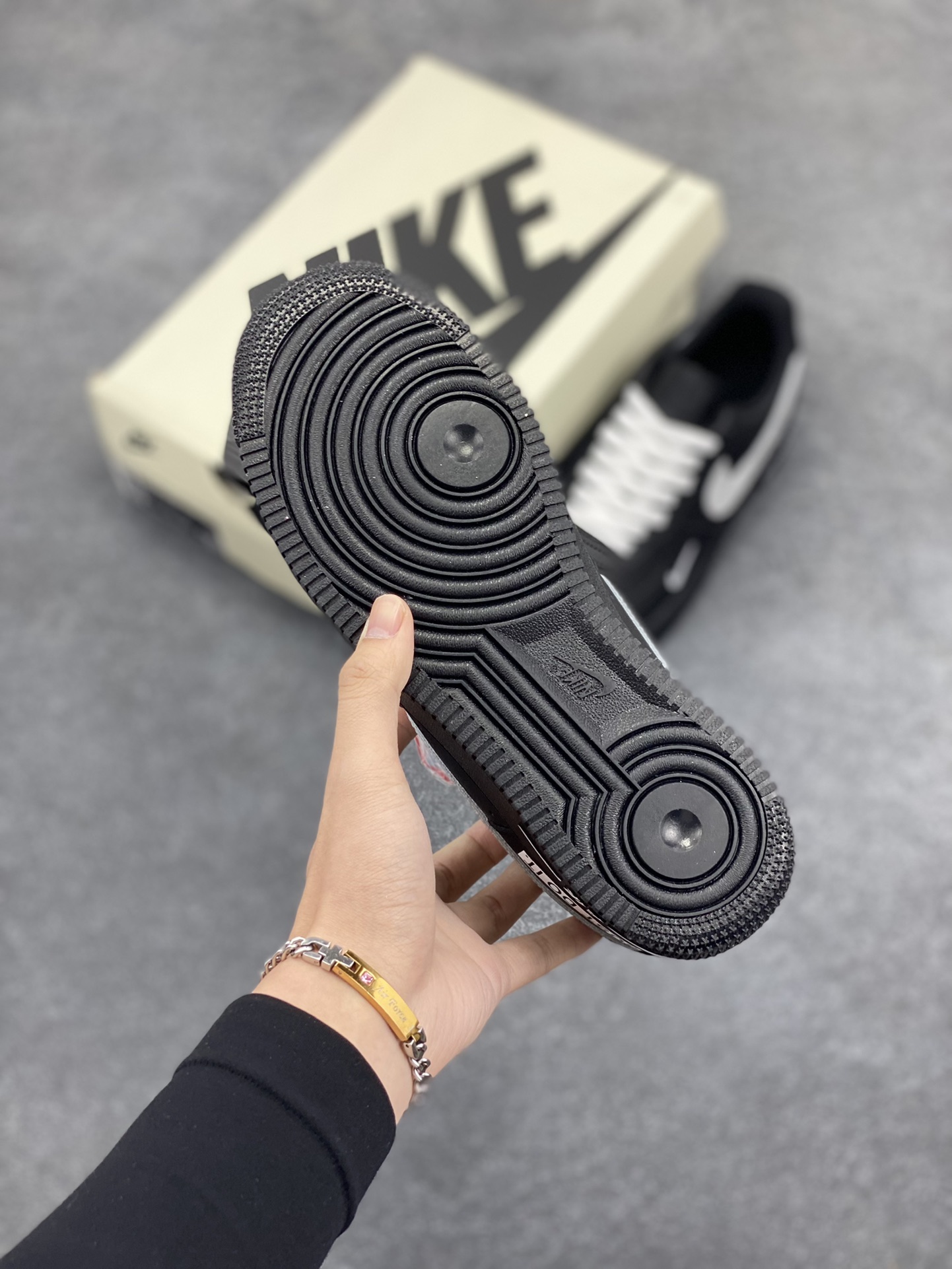 图片[5]-Nike Air Force 1 Low 黑银 Just Do It 原楦头原纸板 打造纯正空军版型 专注外贸渠道 全掌内置蜂窝气垫 原盒配件 原厂中底钢印、拉帮完美 货号：CW2288-023 尺码：36 36.5 37.5 38 38.5 39 40 40.5 41 42 42.5 43 44 44.5 45-选品中心