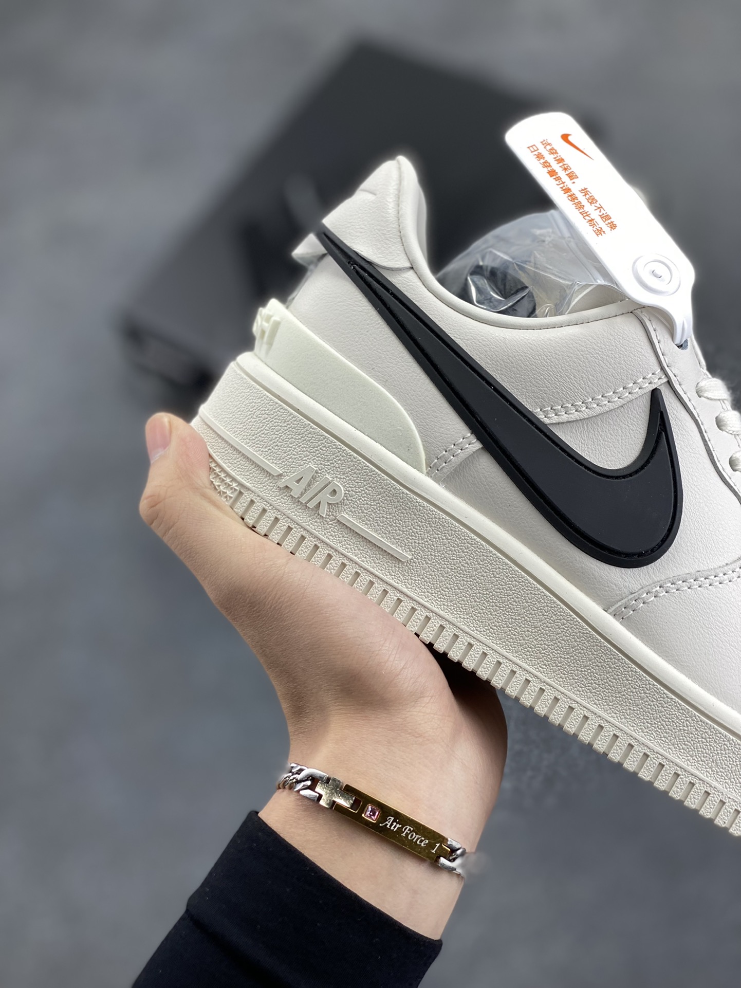 图片[6]-韩裔美籍设计师Yoon Ahn主理时尚品牌AMBUSH x Nike Air Force 1 Low SP\”Phantom\”空军一号宽底版系列低帮百搭休闲运动板鞋“联名米白黑大钩” 原楦头原纸板 打造纯正空军版型 专注外贸渠道 全掌内置蜂窝气垫 原盒配件 原厂中底钢印、拉帮完美 货号：DV3464-002 尺码：36 36.5 37.5 38 38.5 39 40 40.5 41 42 42.5 43 44 44.5 45-选品中心