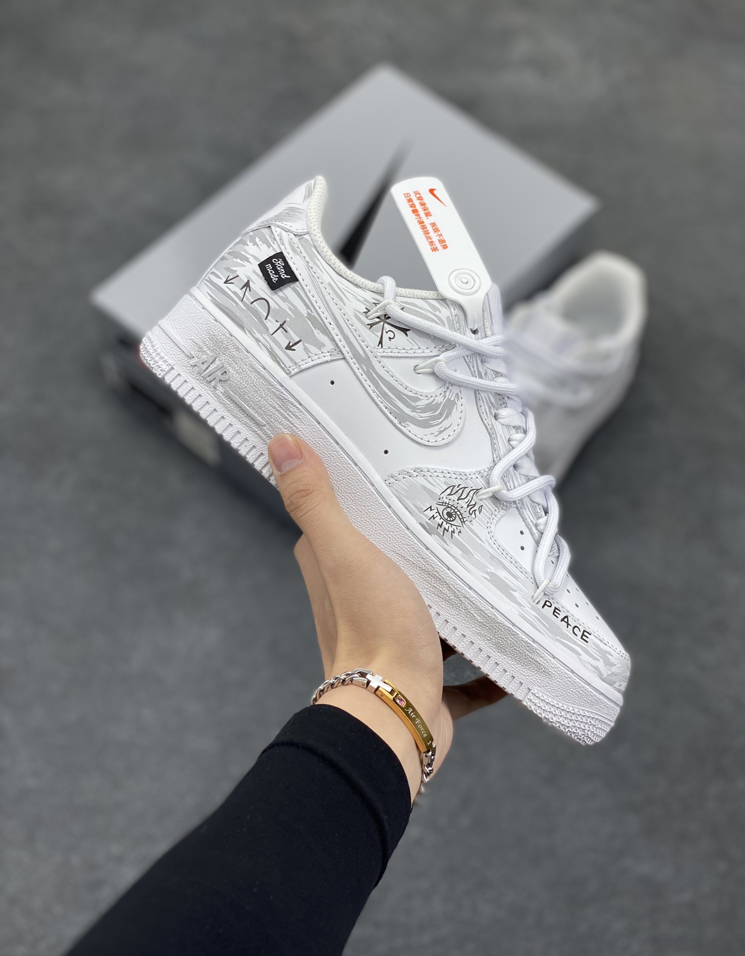 Nike Air Force 1 Low’07 潮流符号 空军一号绑带低帮休闲板鞋 定制皮料 原厂3D打印 定制鞋盒 原楦原纸板 纯正空军版型 内置全掌气垫 货号：ZH0316-049 尺码：36 36.5 37.5 38 38.5 39 40 40.5 41 42 42.5 43 44 44.5 45-选品中心