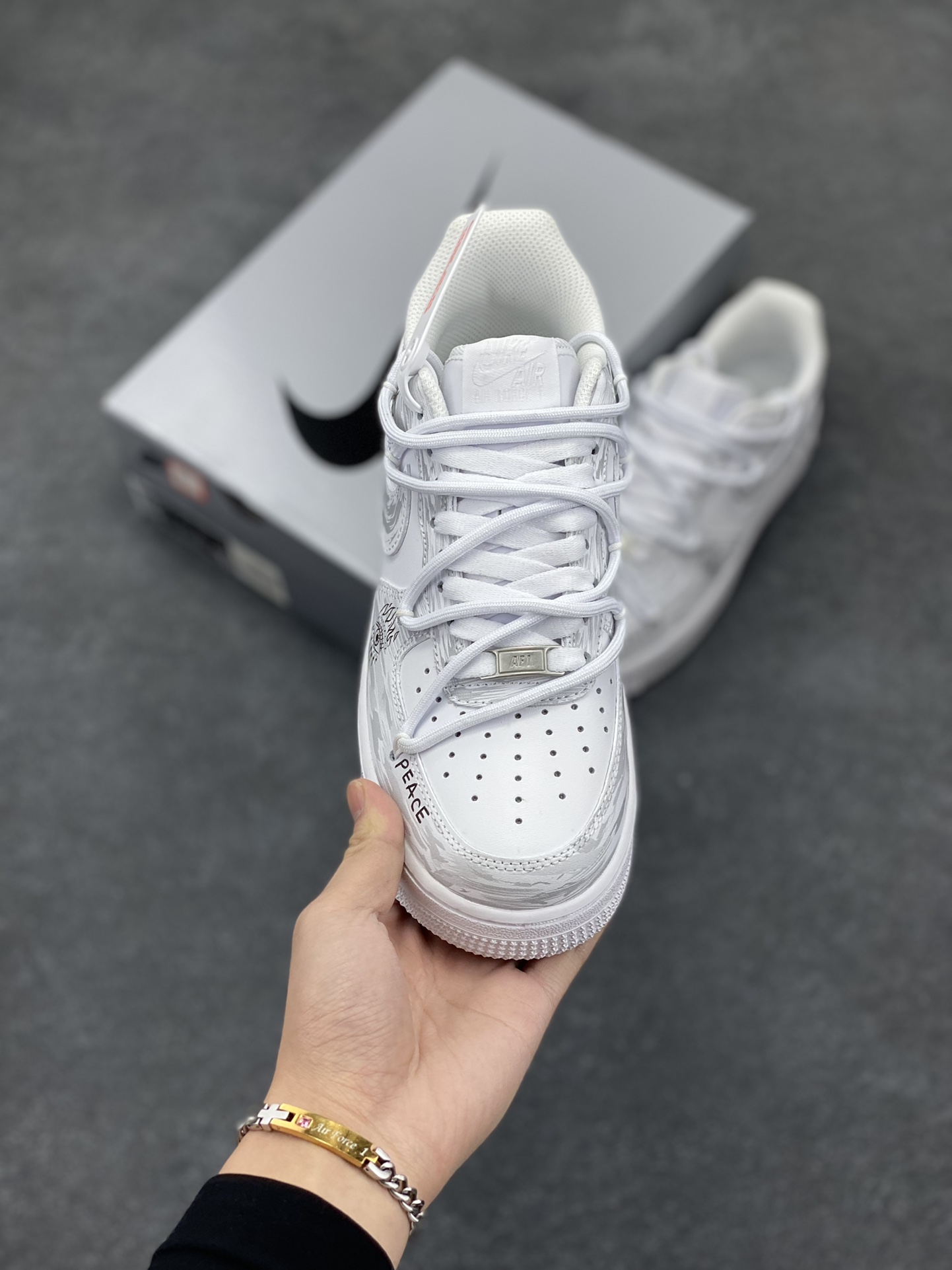图片[2]-Nike Air Force 1 Low’07 潮流符号 空军一号绑带低帮休闲板鞋 定制皮料 原厂3D打印 定制鞋盒 原楦原纸板 纯正空军版型 内置全掌气垫 货号：ZH0316-049 尺码：36 36.5 37.5 38 38.5 39 40 40.5 41 42 42.5 43 44 44.5 45-选品中心