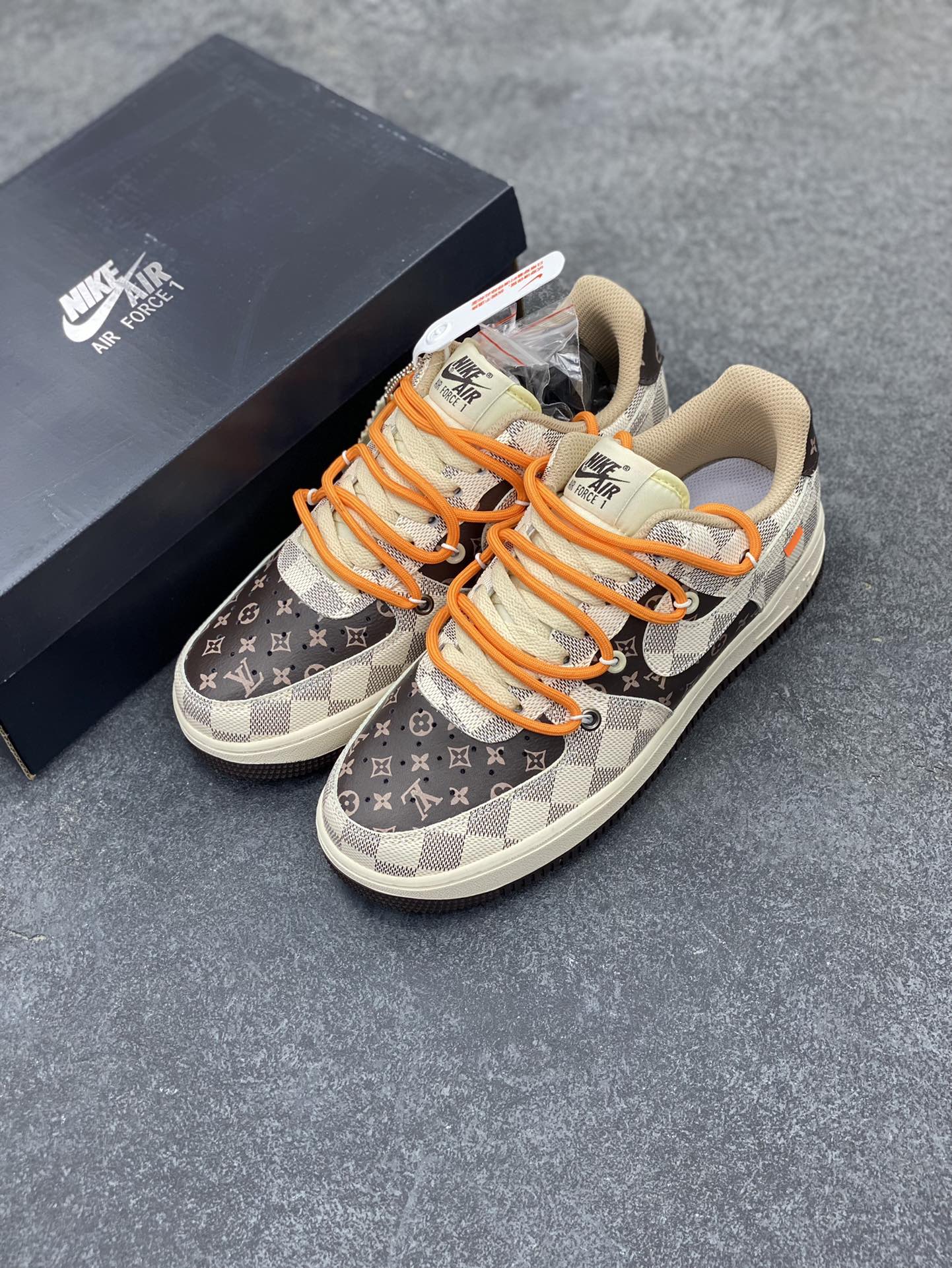 图片[8]-福利特价 Nike Air Force 1\’07 Low LV绑带解构 空军一号休闲运动板鞋 原楦头原纸板 纯正空军版型专注外贸渠道 全掌内置蜂窝气垫 #原盒配件 原厂中底钢印、拉帮完美 货号：CV1724-112 尺码：36 36.5 37.5 38 38.5 39 40 40.5 41 42 42.5 43 44 44.5 45-选品中心