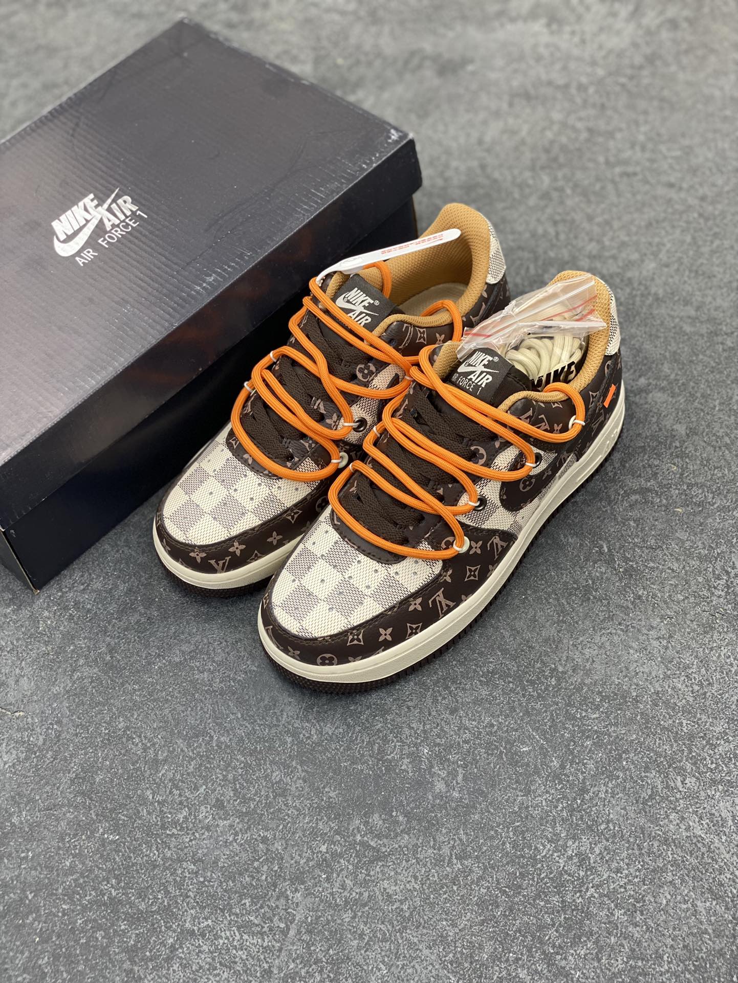 图片[8]-福利特价 创意定制 路易威登\”Louis Vuitton\”配色，Nike Air Force 1 07 LV8 Low\”Brown/Damier Azur/LV Monogram\”空军一号经典低帮百搭休闲运动板鞋“深棕米白格子橙绑绳” 原楦头原纸板 打造纯正空军版型 #专注外贸渠道 全掌内置蜂窝气垫 #原盒配件 原厂中底钢印、拉帮完美 货号：CV1724-113 尺码：36 36.5 37.5 38 38.5 39 40 40.5 41 42 42.5 43 44 44.5 45-选品中心