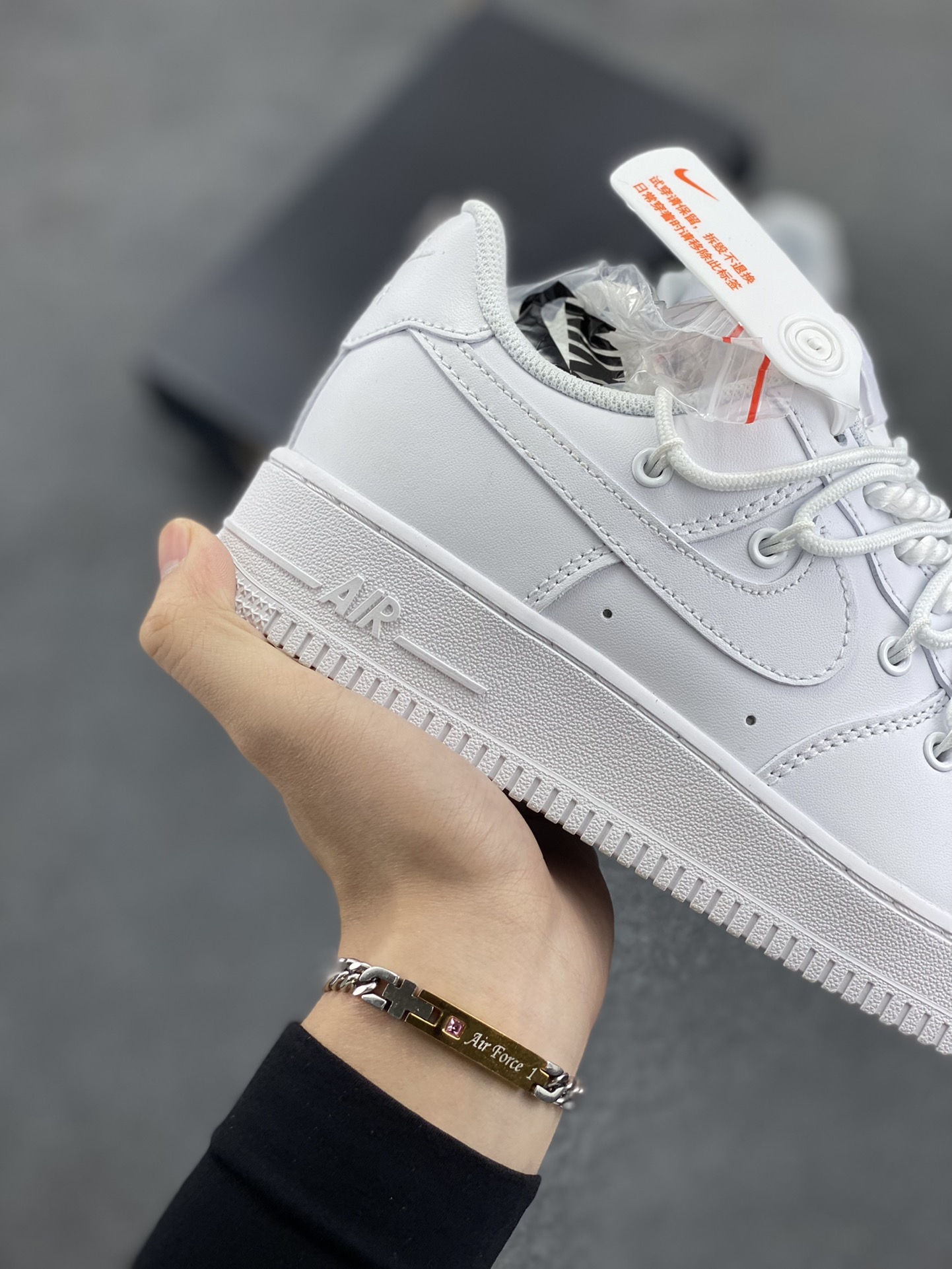 图片[6]-福利特价 Nike Air Force 1 Low \’07 纯白绑绳解构 空军一号低帮板鞋 官方同步 原装级别 原楦头原纸板 打造纯正空军版型#专注外贸渠道 全掌内置蜂窝气垫 #原盒配件 原厂中底钢印、拉帮完美 货号：CV1724-111 尺码：36 36.5 37.5 38 38.5 39 40 40.5 41 42 42.5 43 44 44.5 45-选品中心
