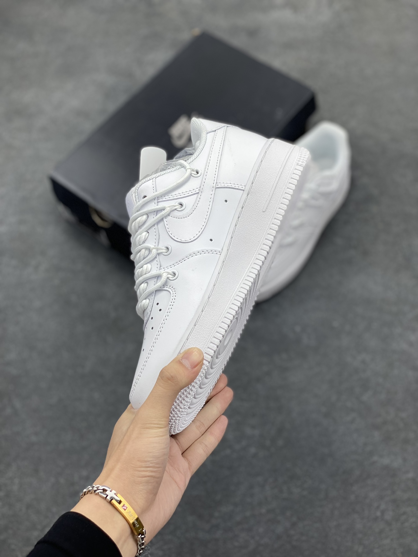 图片[3]-福利特价 Nike Air Force 1 Low \’07 纯白绑绳解构 空军一号低帮板鞋 官方同步 原装级别 原楦头原纸板 打造纯正空军版型#专注外贸渠道 全掌内置蜂窝气垫 #原盒配件 原厂中底钢印、拉帮完美 货号：CV1724-111 尺码：36 36.5 37.5 38 38.5 39 40 40.5 41 42 42.5 43 44 44.5 45-选品中心