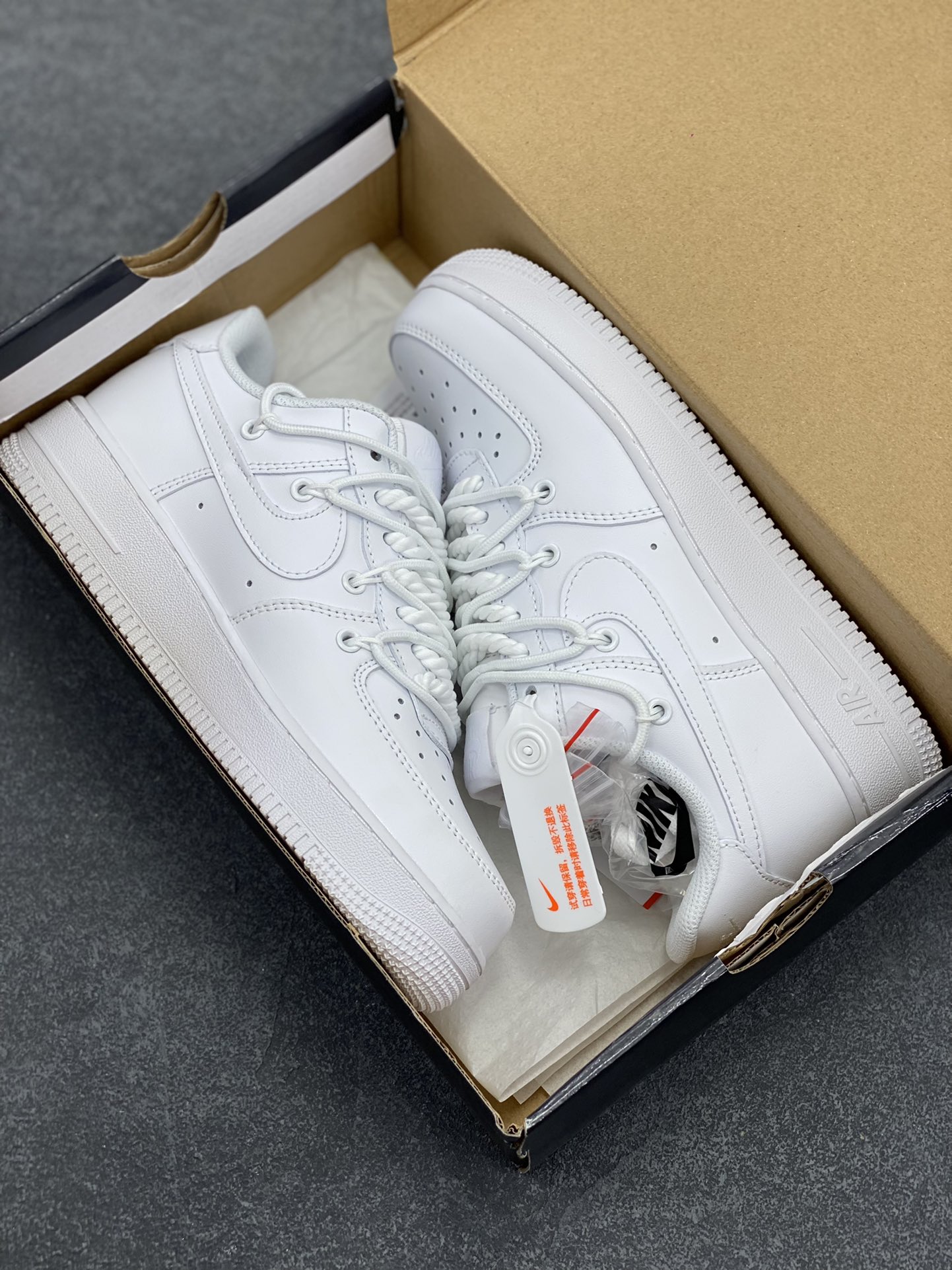 图片[9]-福利特价 Nike Air Force 1 Low \’07 纯白绑绳解构 空军一号低帮板鞋 官方同步 原装级别 原楦头原纸板 打造纯正空军版型#专注外贸渠道 全掌内置蜂窝气垫 #原盒配件 原厂中底钢印、拉帮完美 货号：CV1724-111 尺码：36 36.5 37.5 38 38.5 39 40 40.5 41 42 42.5 43 44 44.5 45-选品中心