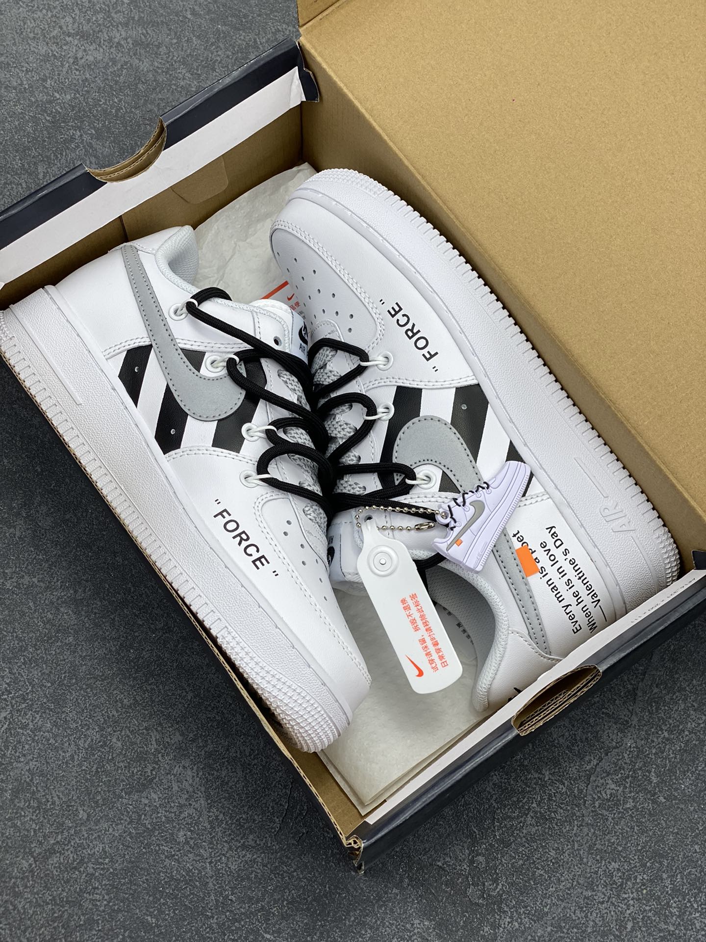 图片[9]-福利特价 创意定制配色, Nike Air Force 1 07 LV8 空军一号低帮板鞋 经典印花 解构主义绑绳 原装级别 原楦头原纸板 打造纯正空军版型专注外贸渠道 全掌内置蜂窝气垫 原盒配件 原厂中底钢印、拉帮完美  货号：CV1724-115 尺码：36 36.5 37.5 38 38.5 39 40 40.5 41 42 42.5 43 44 44.5 45-选品中心
