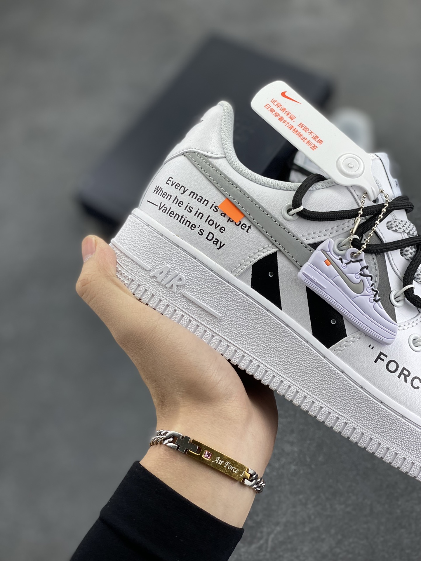 图片[6]-福利特价 创意定制配色, Nike Air Force 1 07 LV8 空军一号低帮板鞋 经典印花 解构主义绑绳 原装级别 原楦头原纸板 打造纯正空军版型专注外贸渠道 全掌内置蜂窝气垫 原盒配件 原厂中底钢印、拉帮完美  货号：CV1724-115 尺码：36 36.5 37.5 38 38.5 39 40 40.5 41 42 42.5 43 44 44.5 45-选品中心