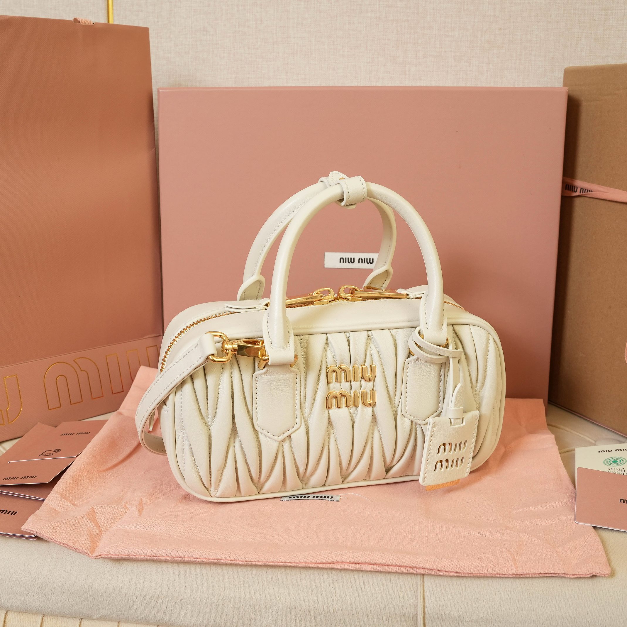 Miu Miu Style Leather Bag Lookbook Reference image 2