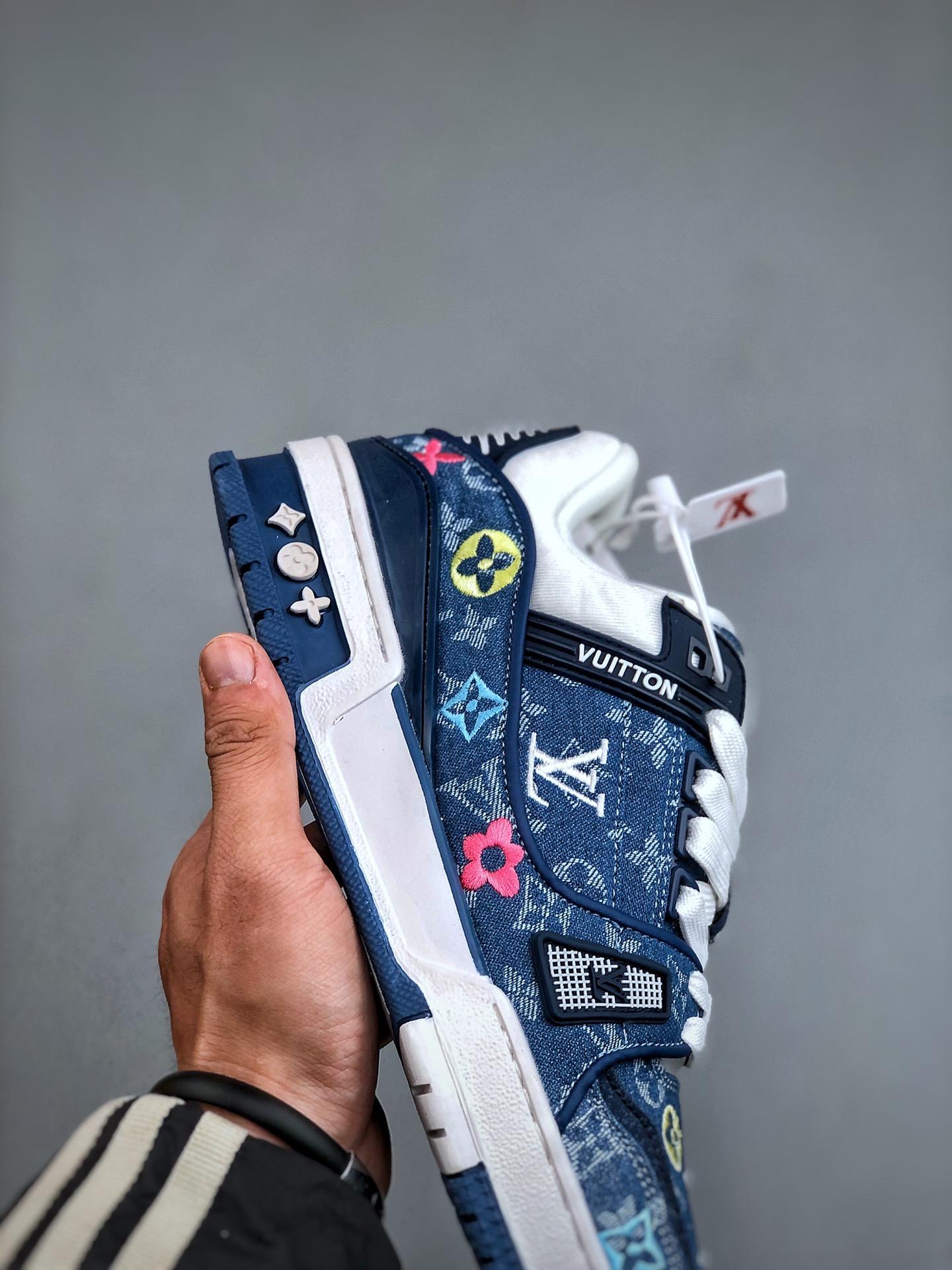 💰真标280💰公司级380💰纯原480 Louis Vuitton Trainer Sneaker Low LV路易威登低帮板鞋 正确一致TPR光泽组合鞋底 耐弯折滴塑支持片 原版购入历时近两个月开发打造 原版完美楦型 鞋面独家订制压纹粒面小牛皮 细节原版一致 请注意区分市面通货材料！尺码：35-45
