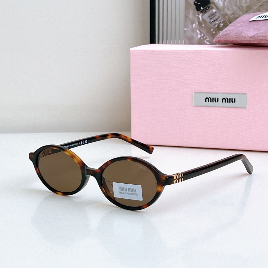  齐色‼️MIUMIU SMU04Z 高版本
📖“书呆子”眼镜来咯。。
SMU04Z SIZE50口18
