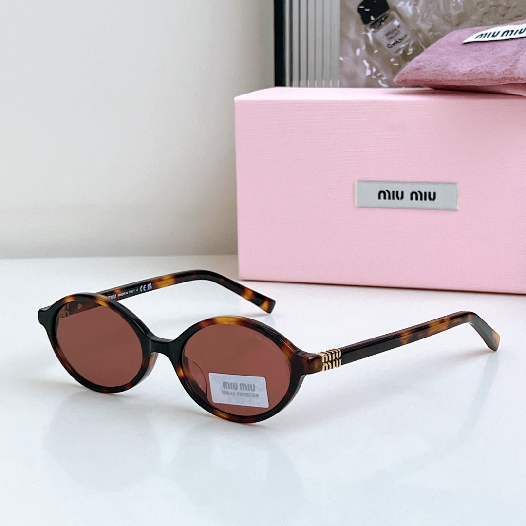  齐色‼️MIUMIU SMU04Z 高版本
📖“书呆子”眼镜来咯。。
SMU04Z SIZE50口18