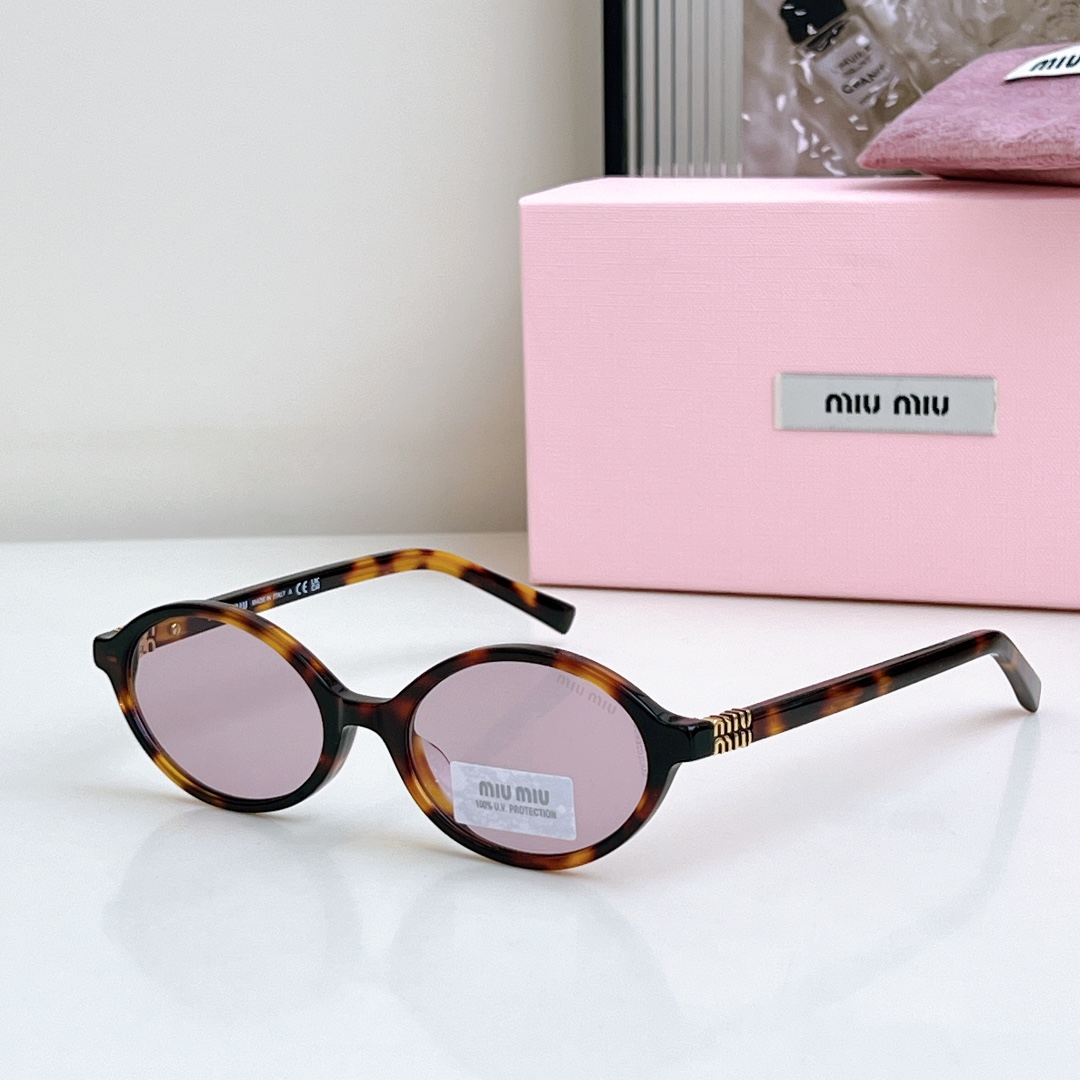  齐色‼️MIUMIU SMU04Z 高版本
📖“书呆子”眼镜来咯。。
SMU04Z SIZE50口18