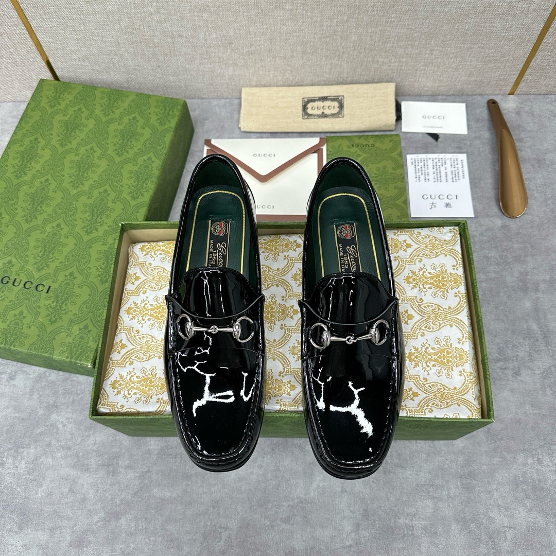 NO:220985,Brand G U C C I color original color matching Number 39-44 Customized 38.45.46 Price Material Guqi new style Business formal leather shoes!  Quality please see the details Classic simple design Pure Goodyear hand-crafted and rigorous fine upper imported handmade cowhide leather to create fashionable headline cowhide inner high-end customization Original special supply (real leather sole) high quality Worth owning, Guqi leather shoes, cowhide, Leather soles19860909品牌G U C C I 颜色原版配色 码数39-44定做38.45.46 价格 材质古奇新款 商务正装皮鞋！质量请看细节经典简约设计纯固特异手工严谨精细鞋面进口手工牛皮制作打造出时尚头条牛皮内里高端定制 原版特供（真皮大底）高品质 值得拥有,古奇 皮鞋,cowhide,Leather soles,Men's shoes