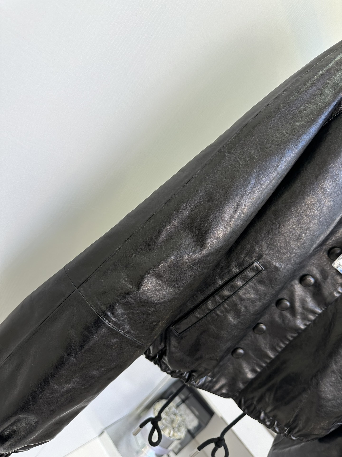 Winter Leather Jacket: “Strategic Girl” with Dustproof Bag, Imported Sheepskin, Warm and Fashionable, Hair Collar, Short-term Design. - 图片 9