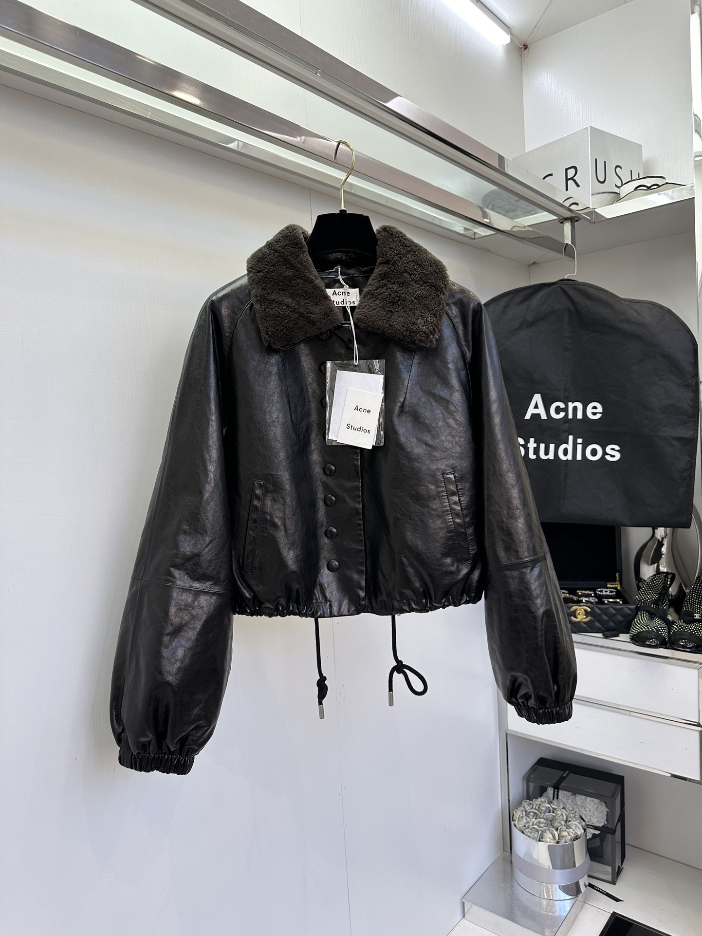 Winter Leather Jacket: “Strategic Girl” with Dustproof Bag, Imported Sheepskin, Warm and Fashionable, Hair Collar, Short-term Design.