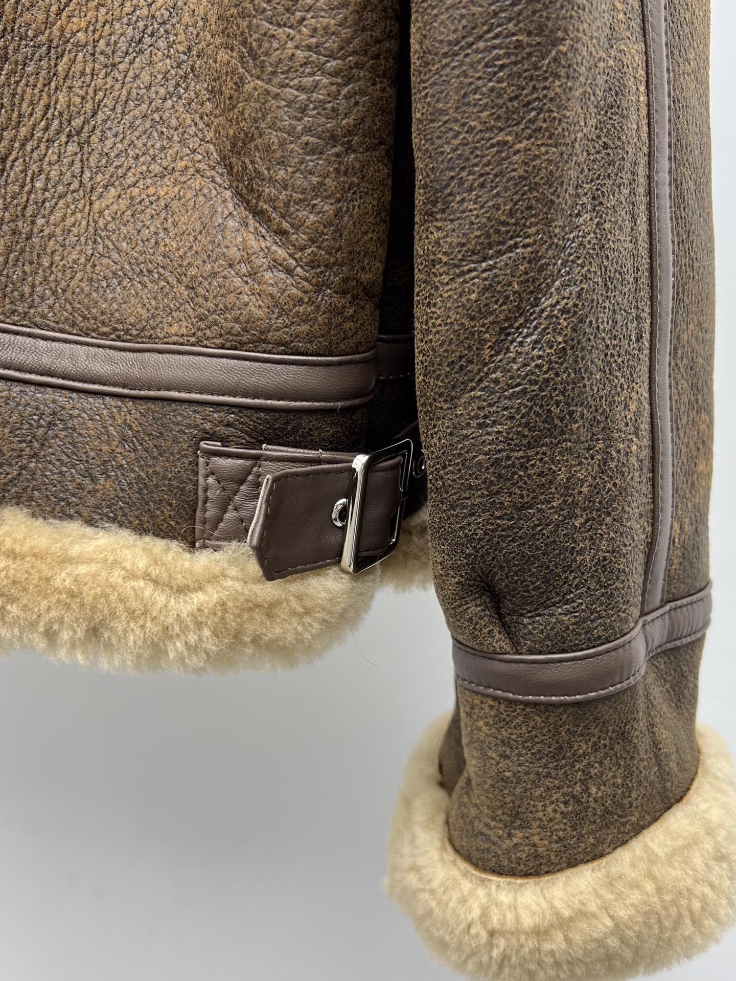 Stylish LV-Car Coat: One-Size-Fits-All Female Suit with Dustproof Bag and Spanish Melinou Fur - 图片 9