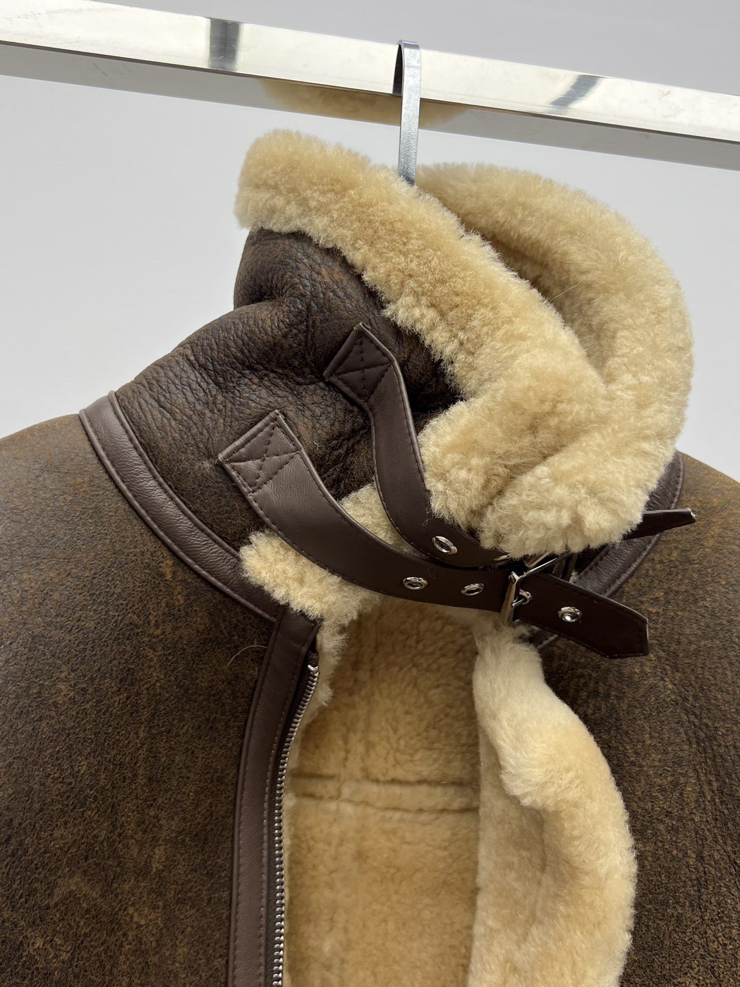 Stylish LV-Car Coat: One-Size-Fits-All Female Suit with Dustproof Bag and Spanish Melinou Fur - 图片 2