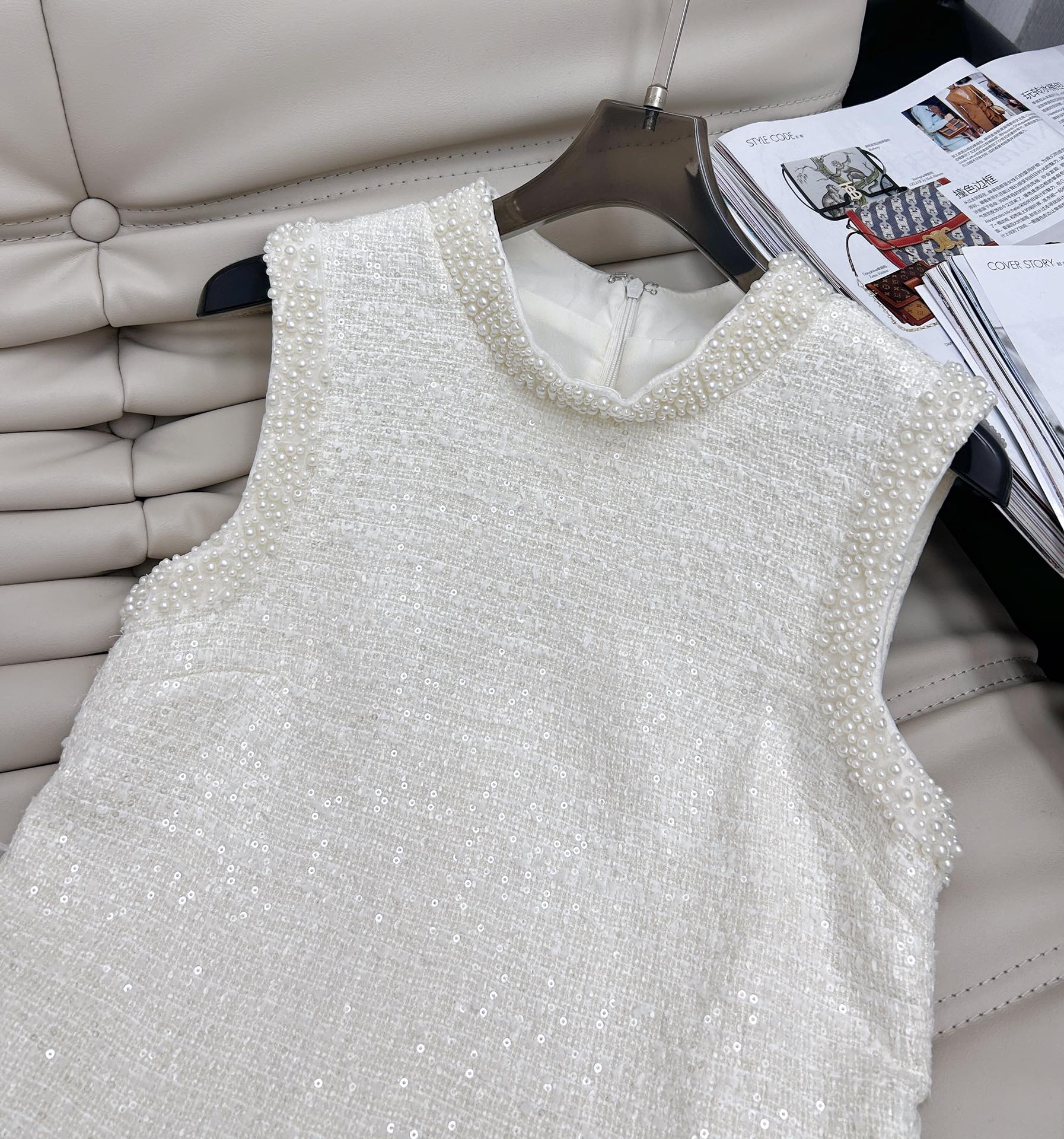 💕💕上新啦！！新品 珍珠领背心连衣裙，白富美必入通勤聚会知性小裙，定制面料立体挺阔！减龄气质经典收腰版型