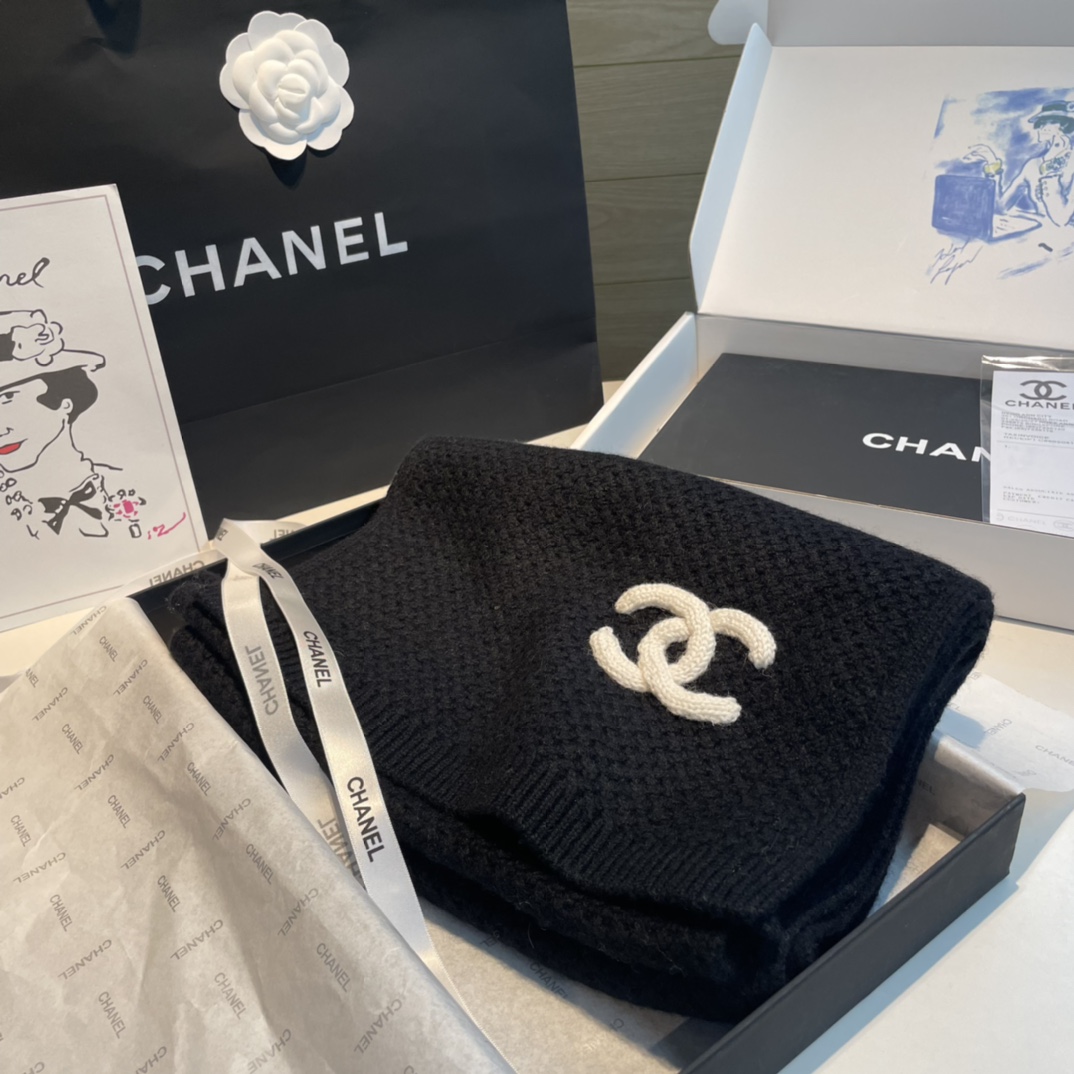 Chanel香奈儿难得一见的针织单品温柔配色超级迷恋️气质低调恬静又不失优雅️重点推荐️一秒心动啊！！！