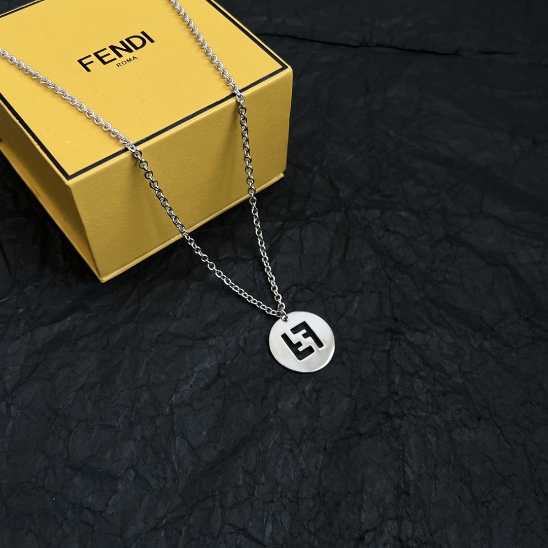 “¥340 Fendi Findi Necklace: High-End Custom, Simple, Gorgeous, Worth Getting Into” - 图片 1